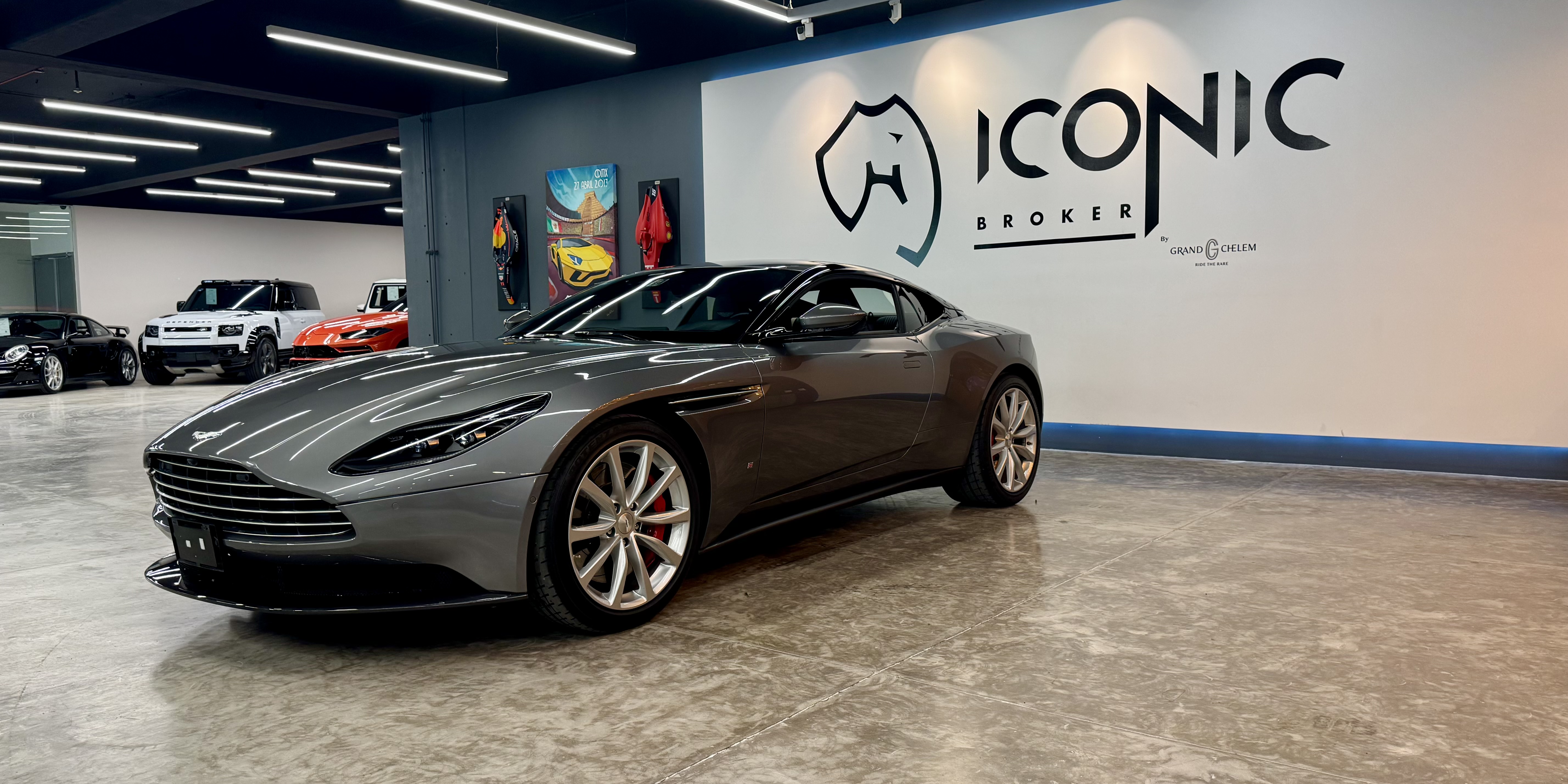 Aston Martin DB11 V8