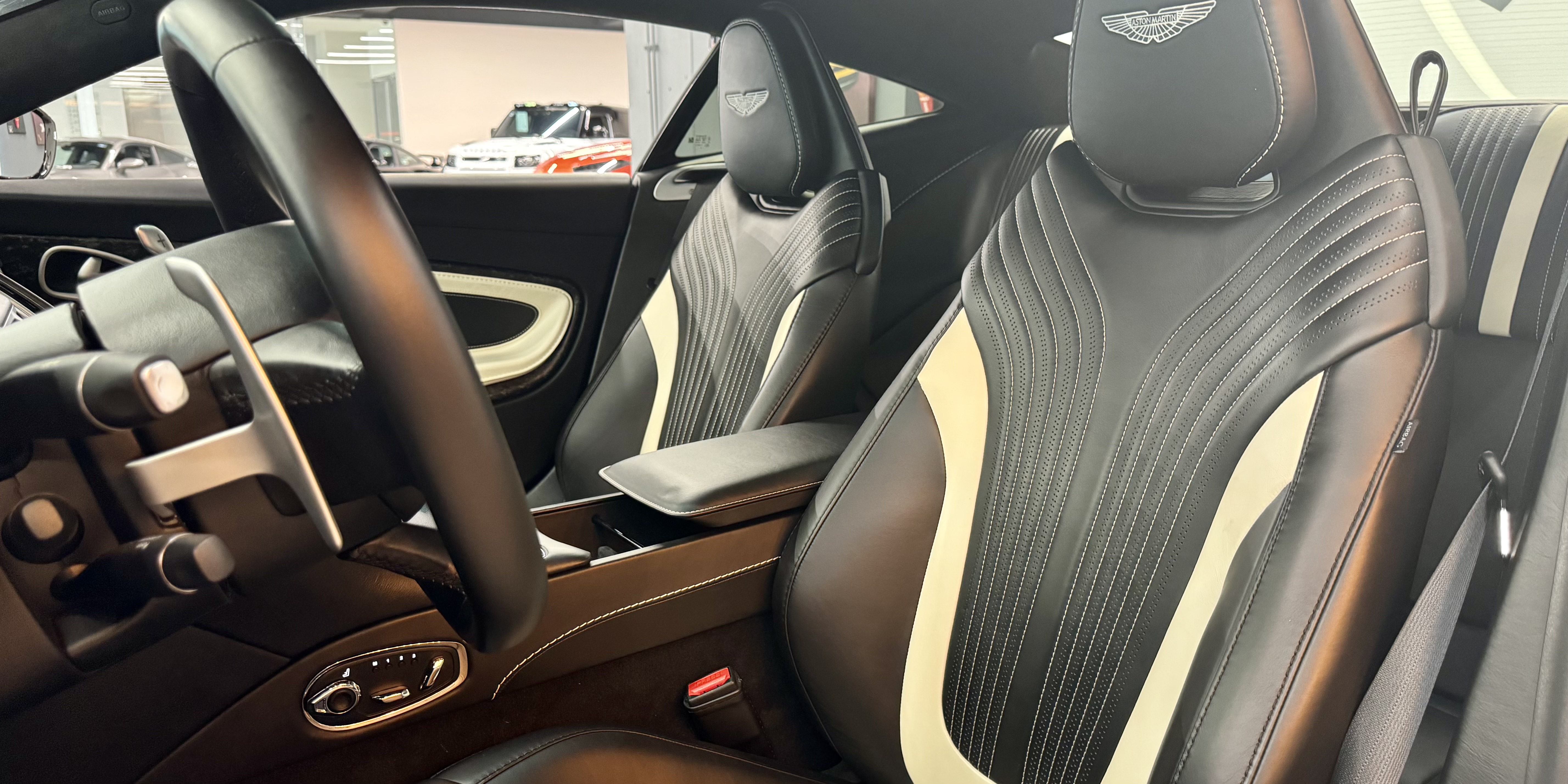 Aston Martin DB11 V8