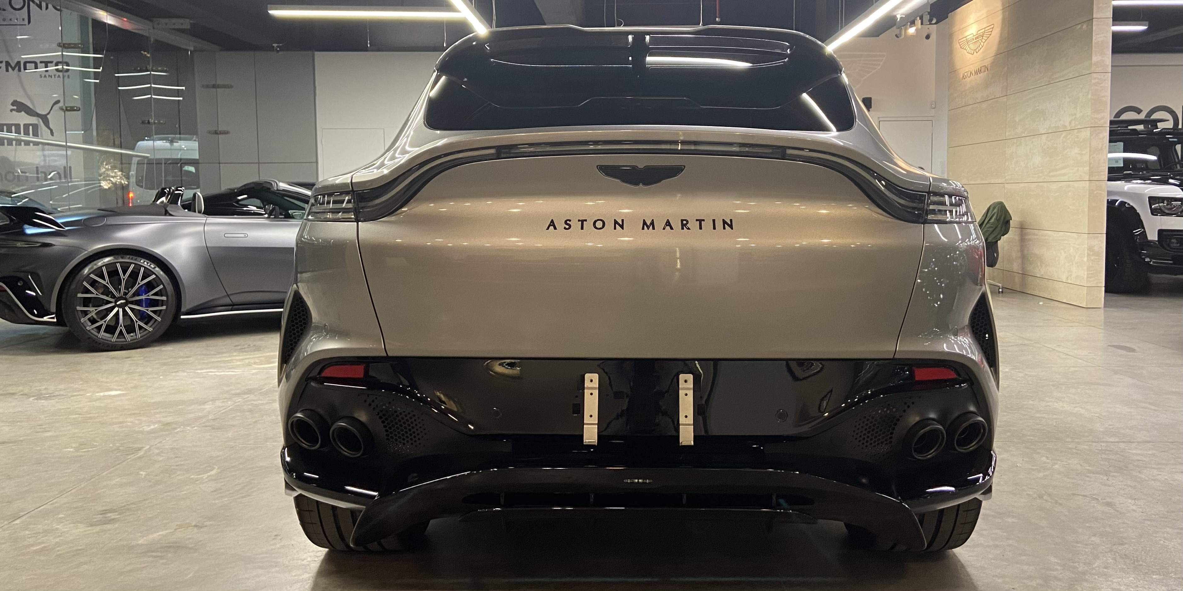 Aston Martin DBX707