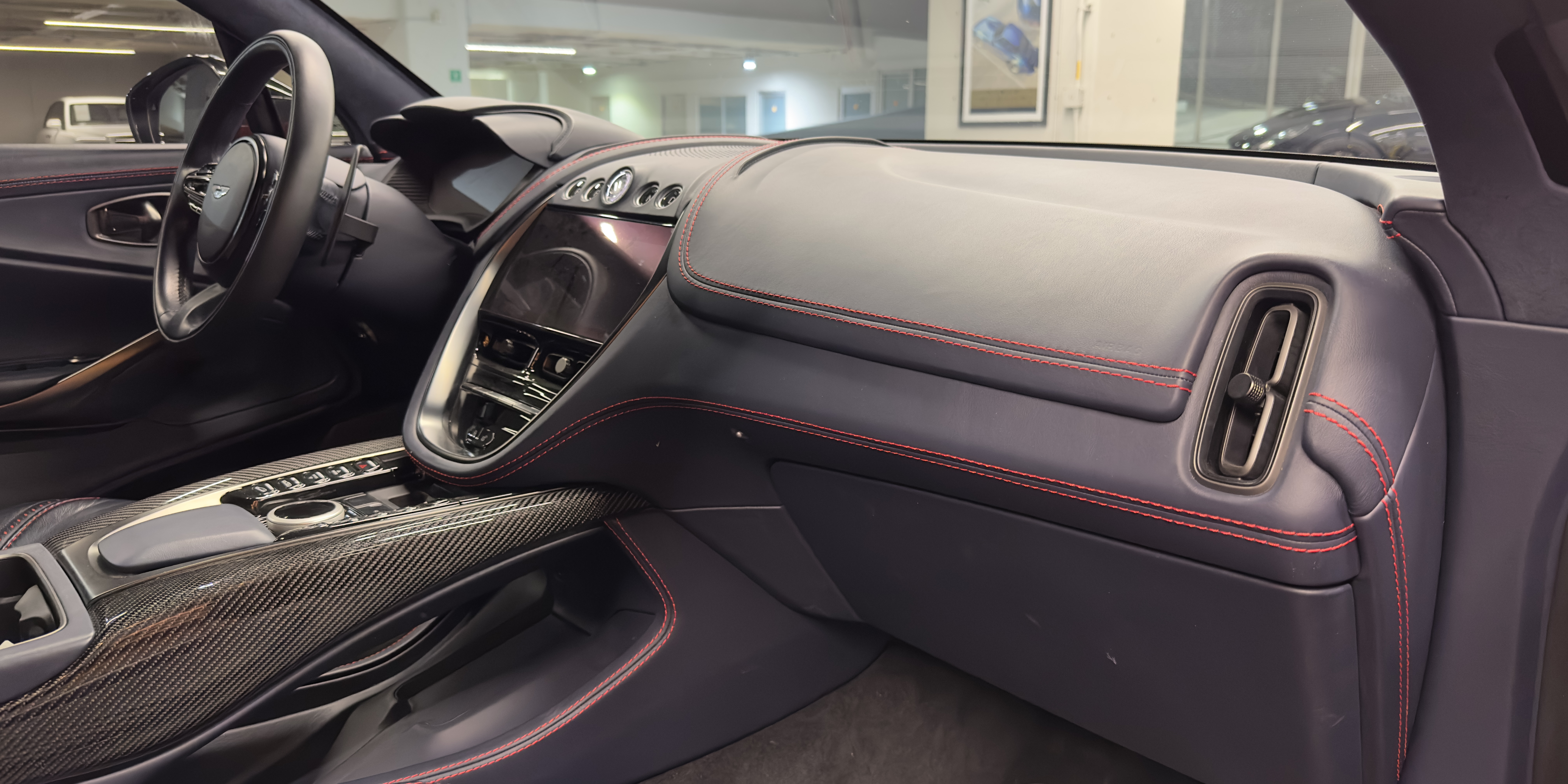 Aston Martin DBX