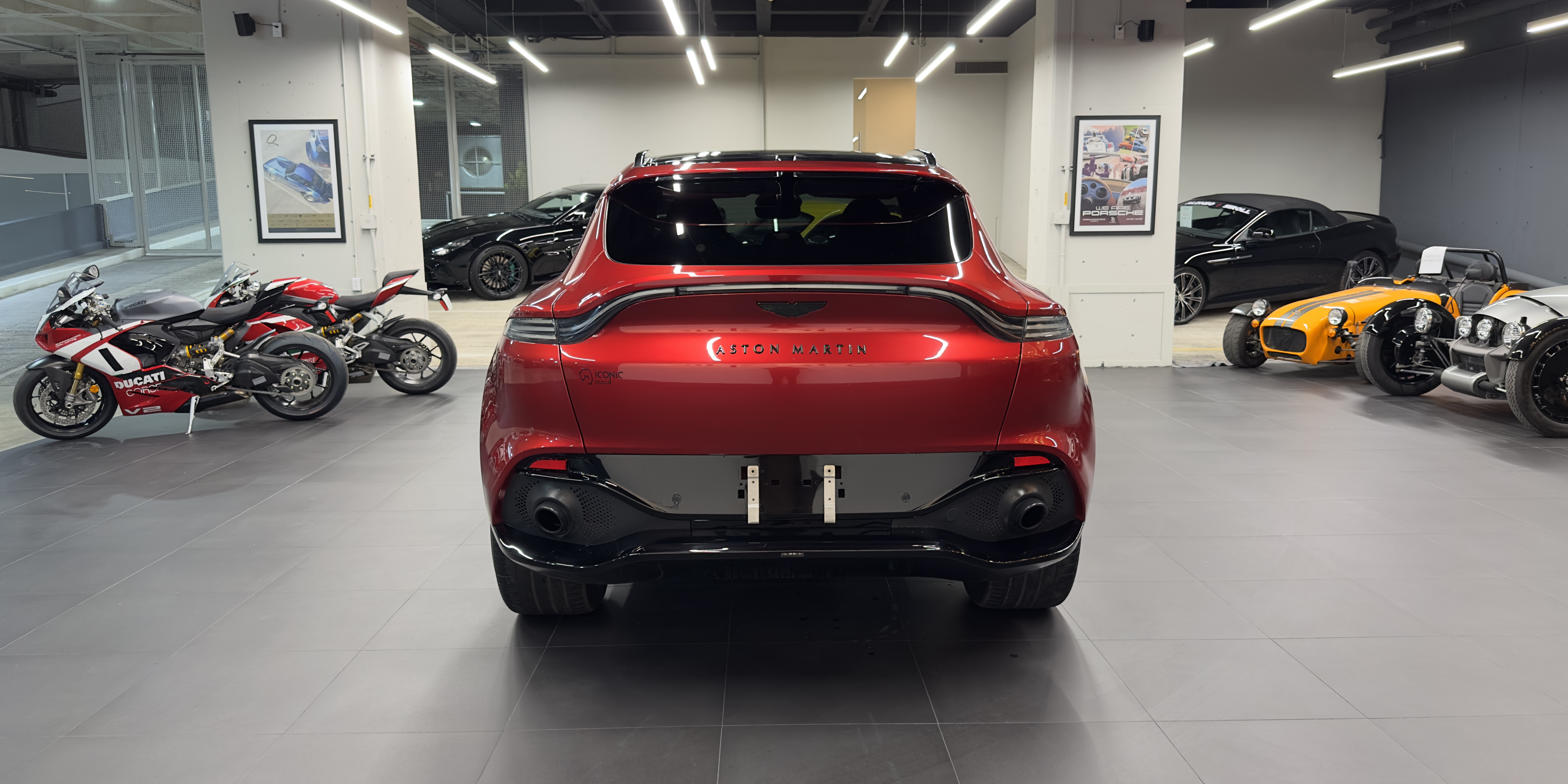 Aston Martin DBX