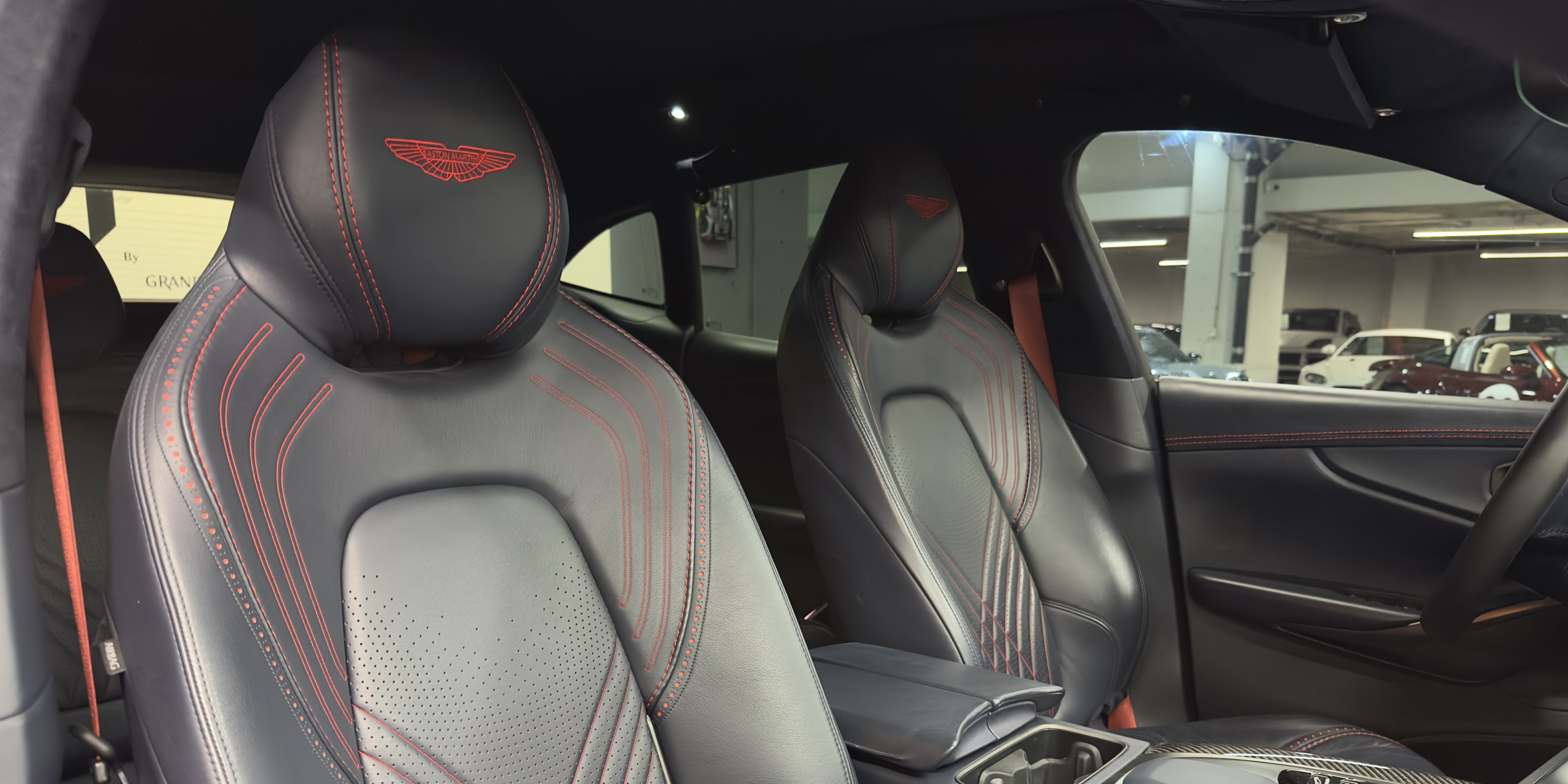 Aston Martin DBX