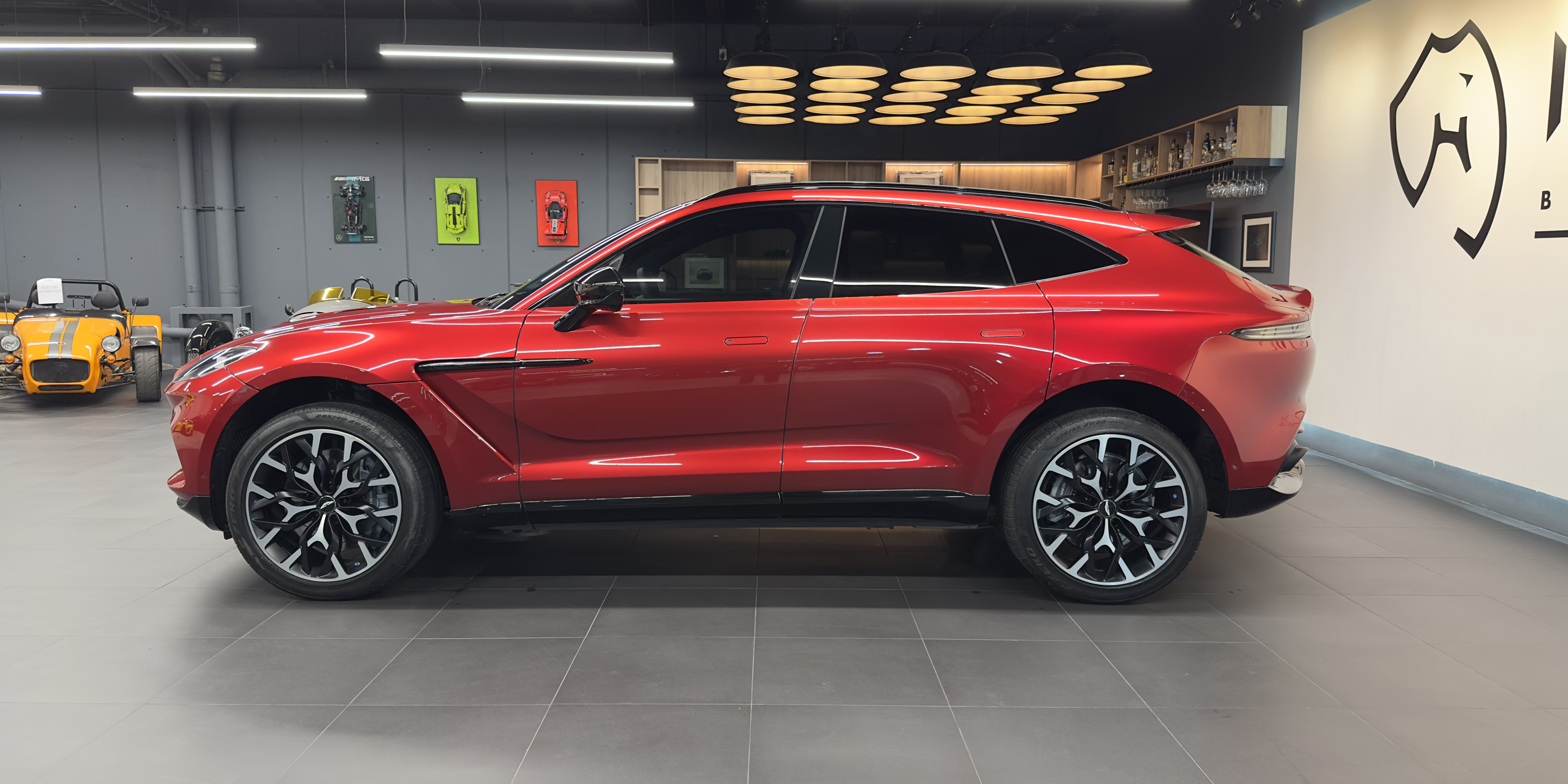 Aston Martin DBX