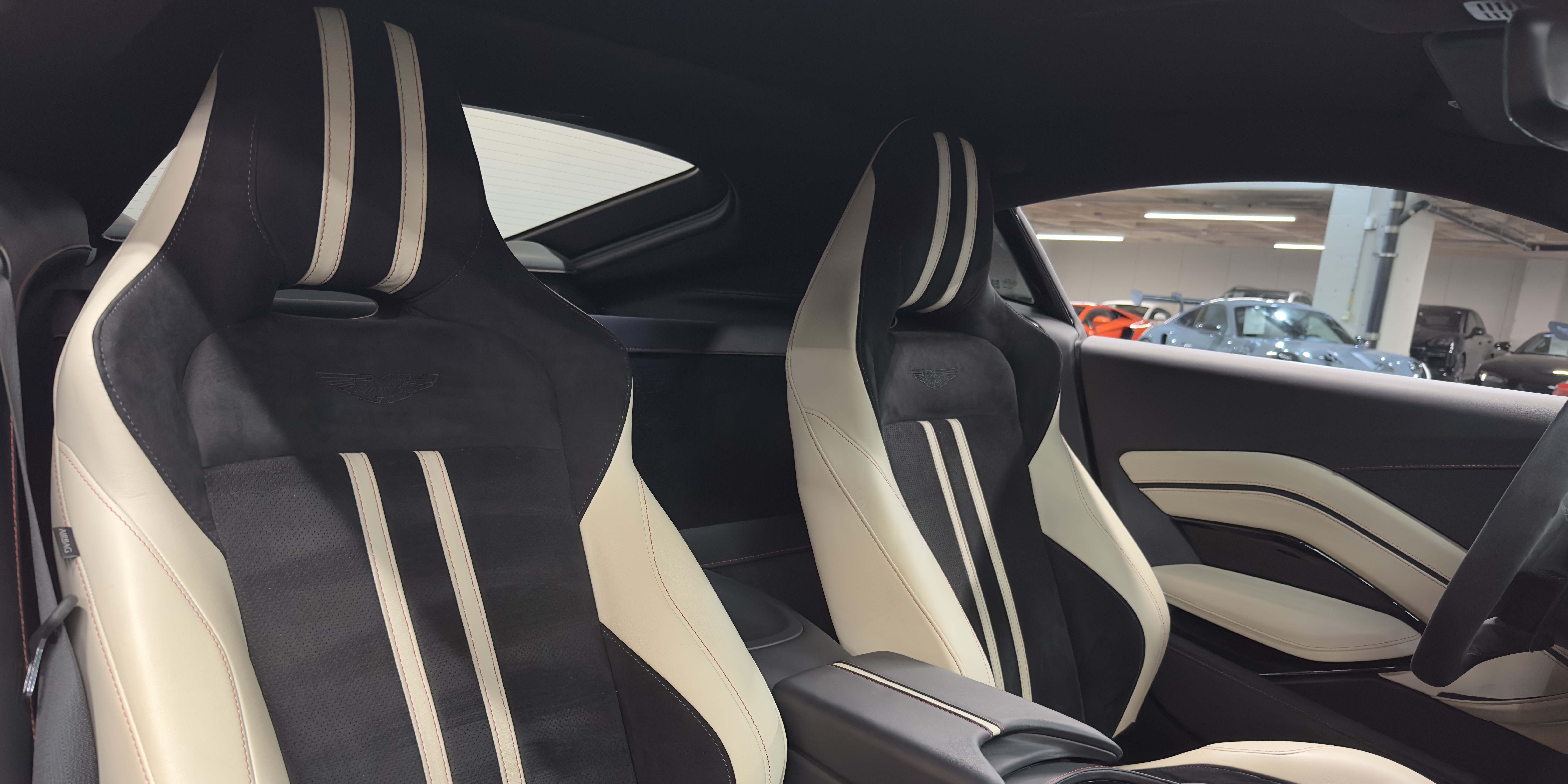 Aston Martin Vantage Coupe