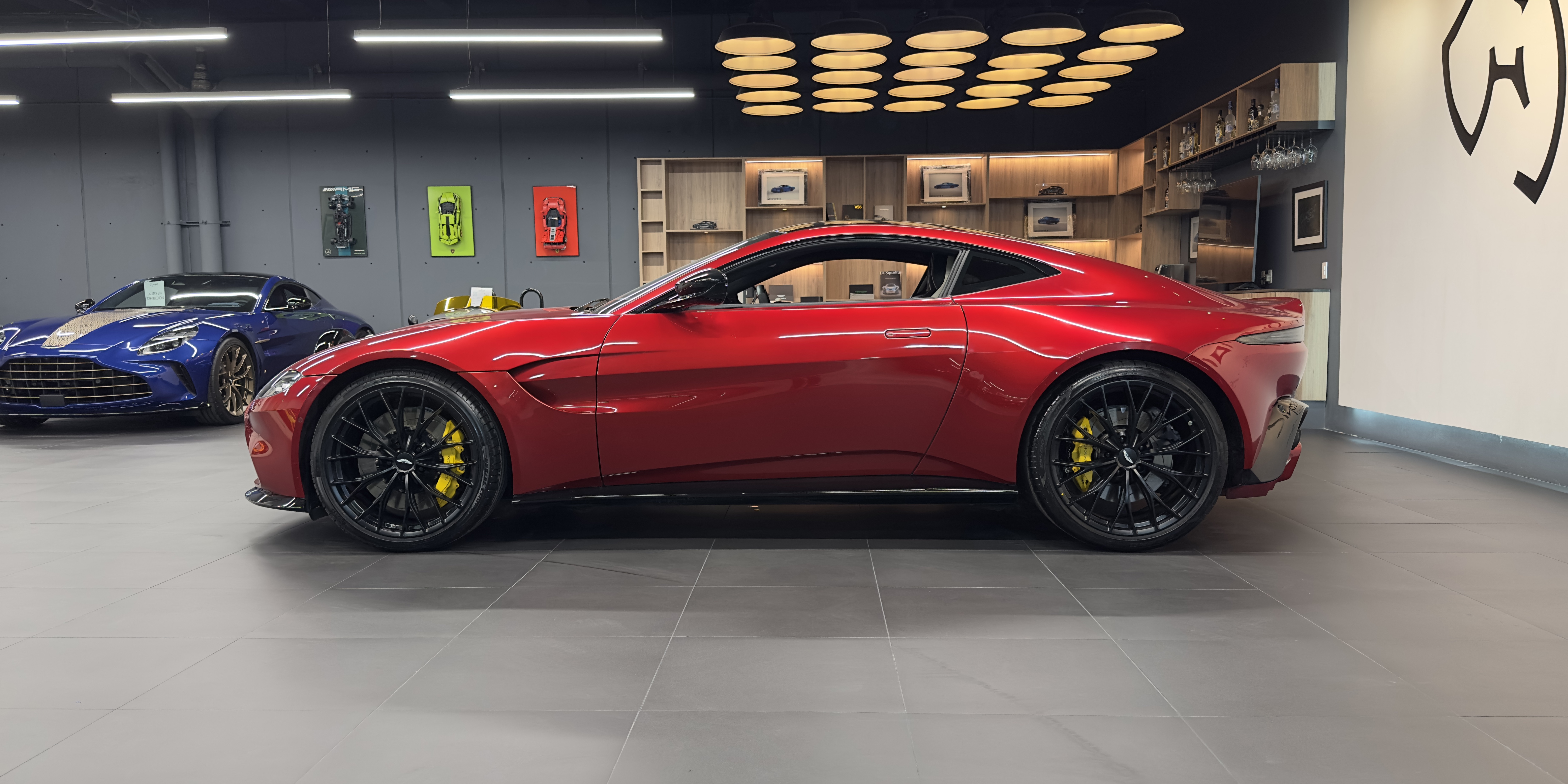 Aston Martin Vantage Coupe