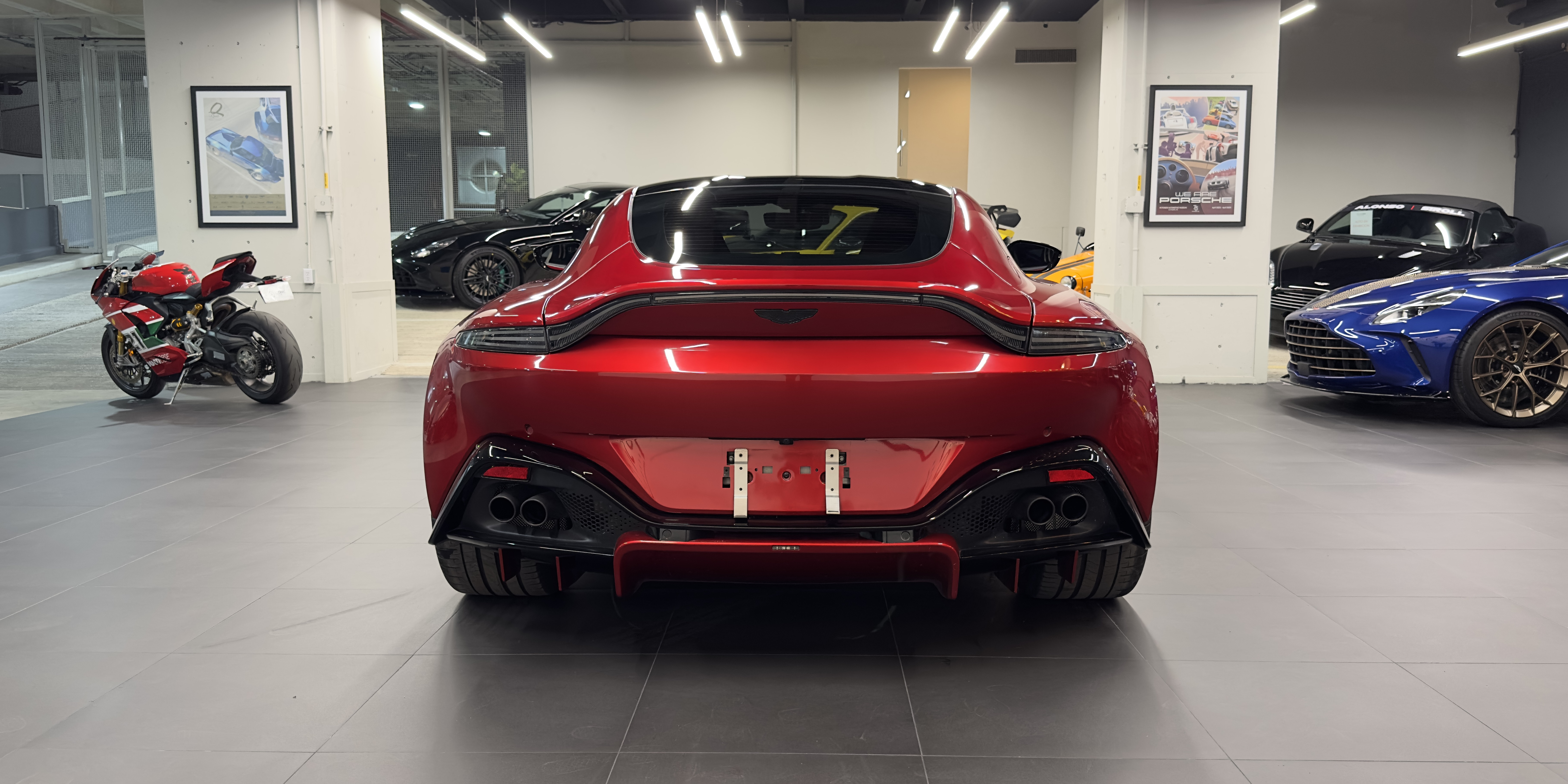 Aston Martin Vantage Coupe