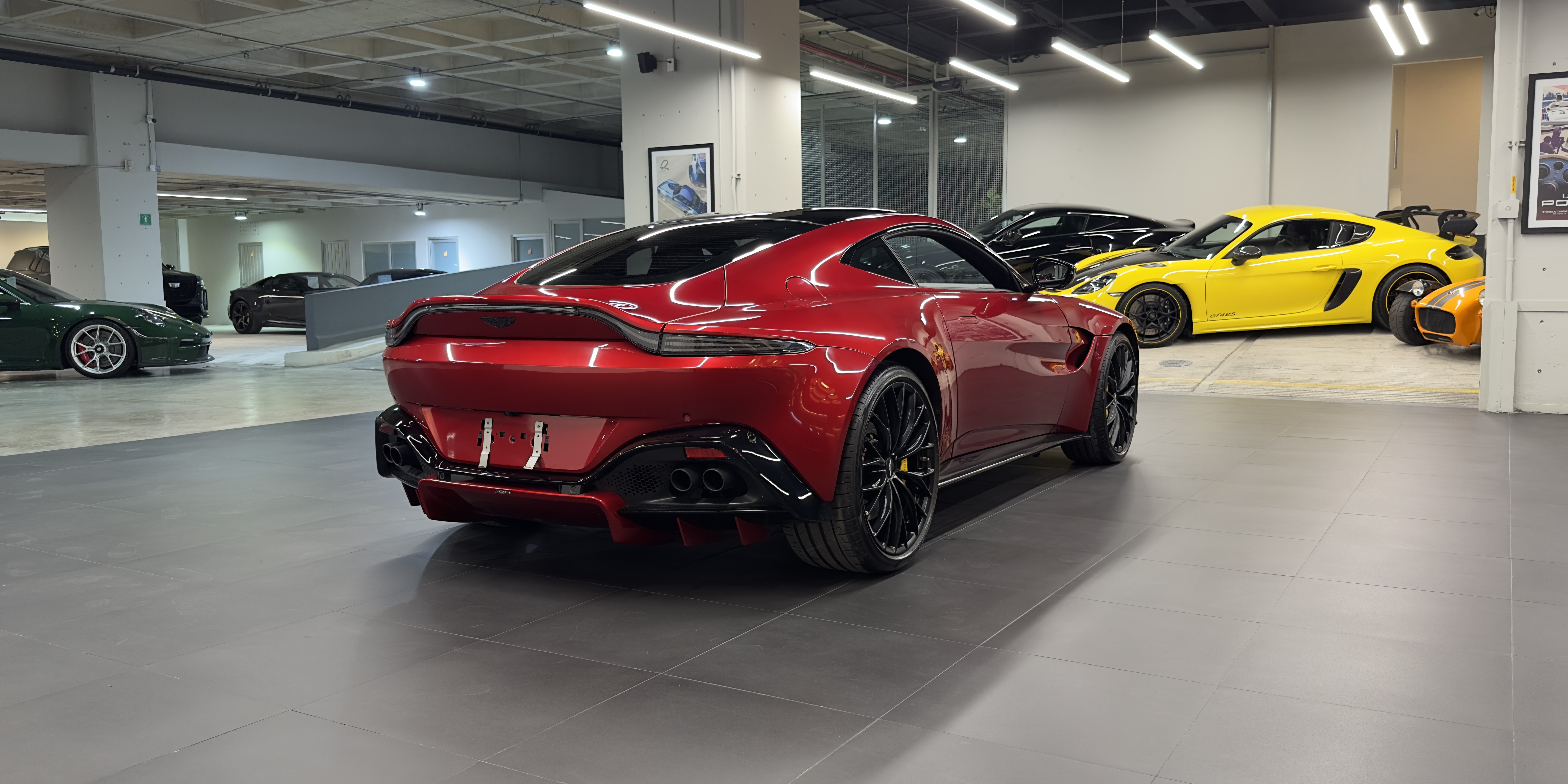 Aston Martin Vantage Coupe