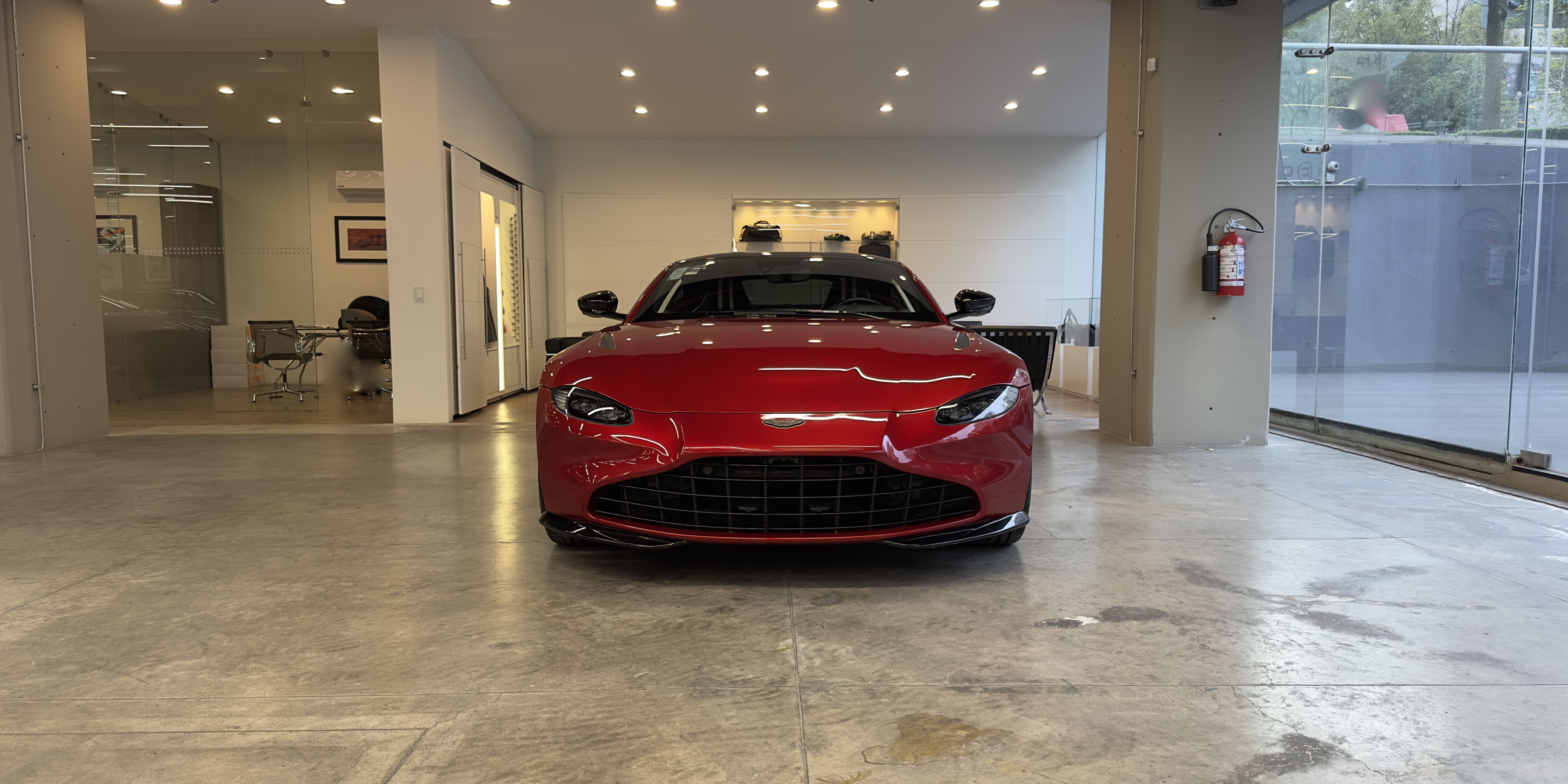Aston Martin Vantage Coupe