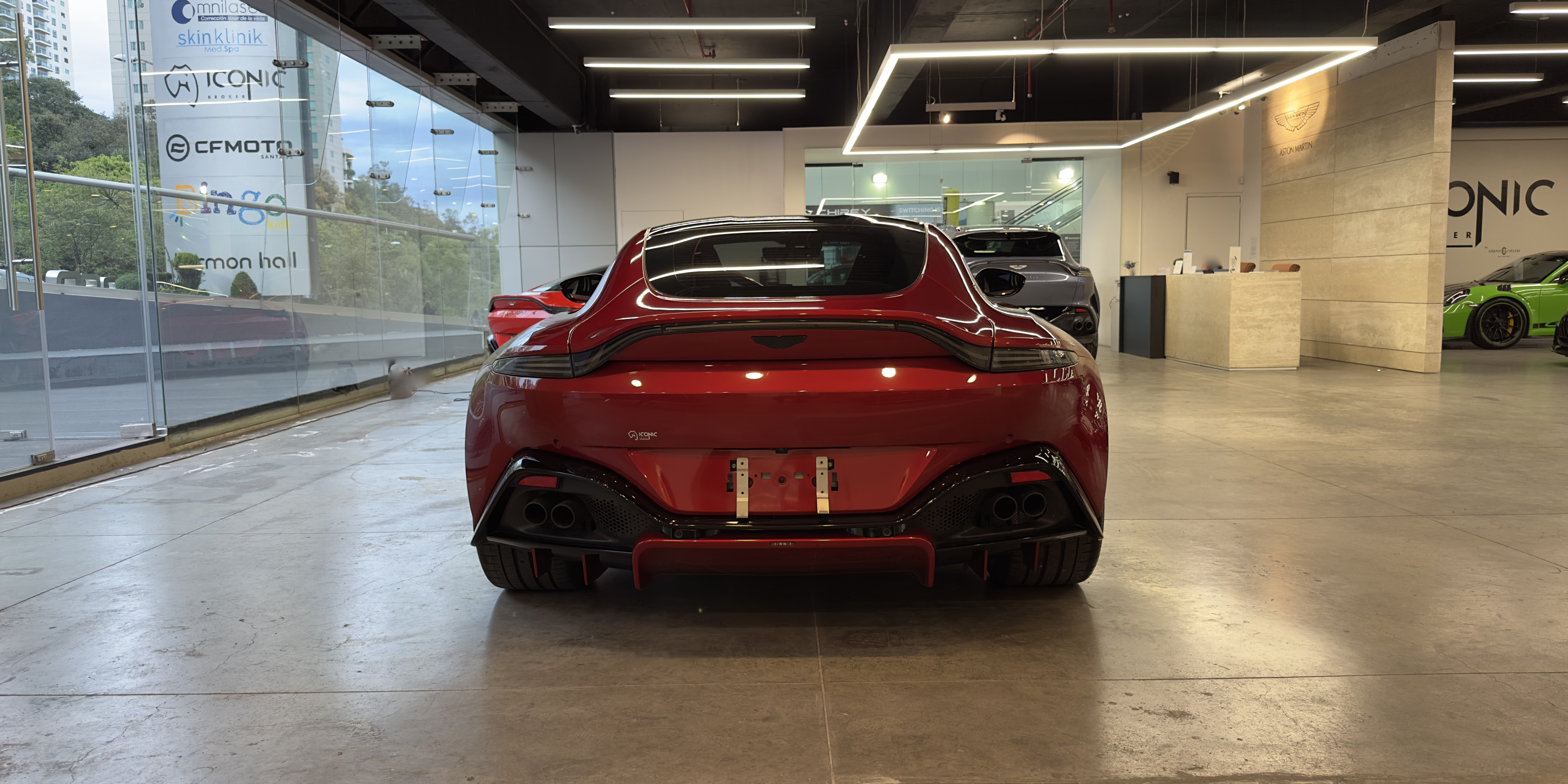 Aston Martin Vantage Coupe
