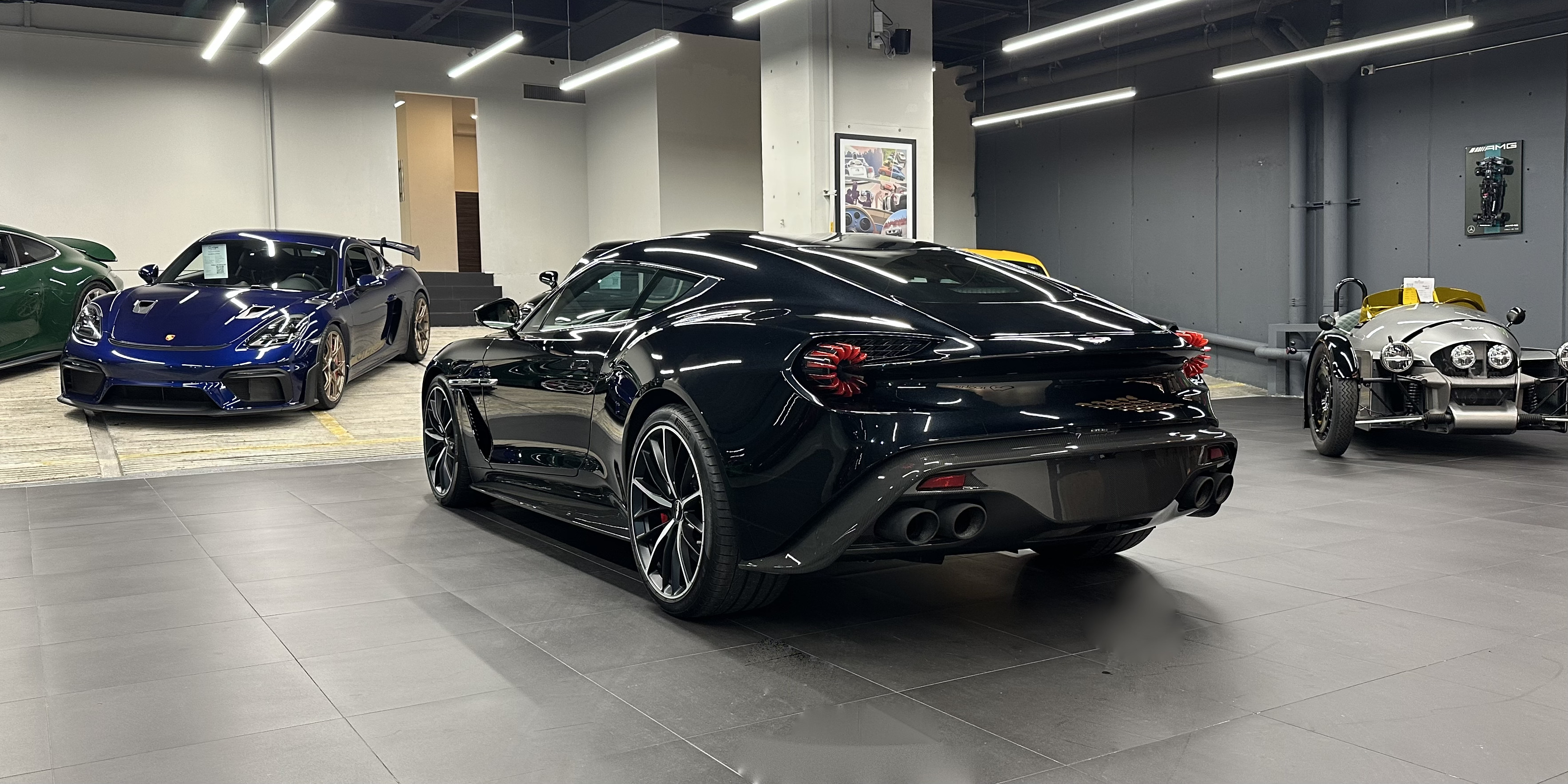 Aston Martin Vanquish Zagato
