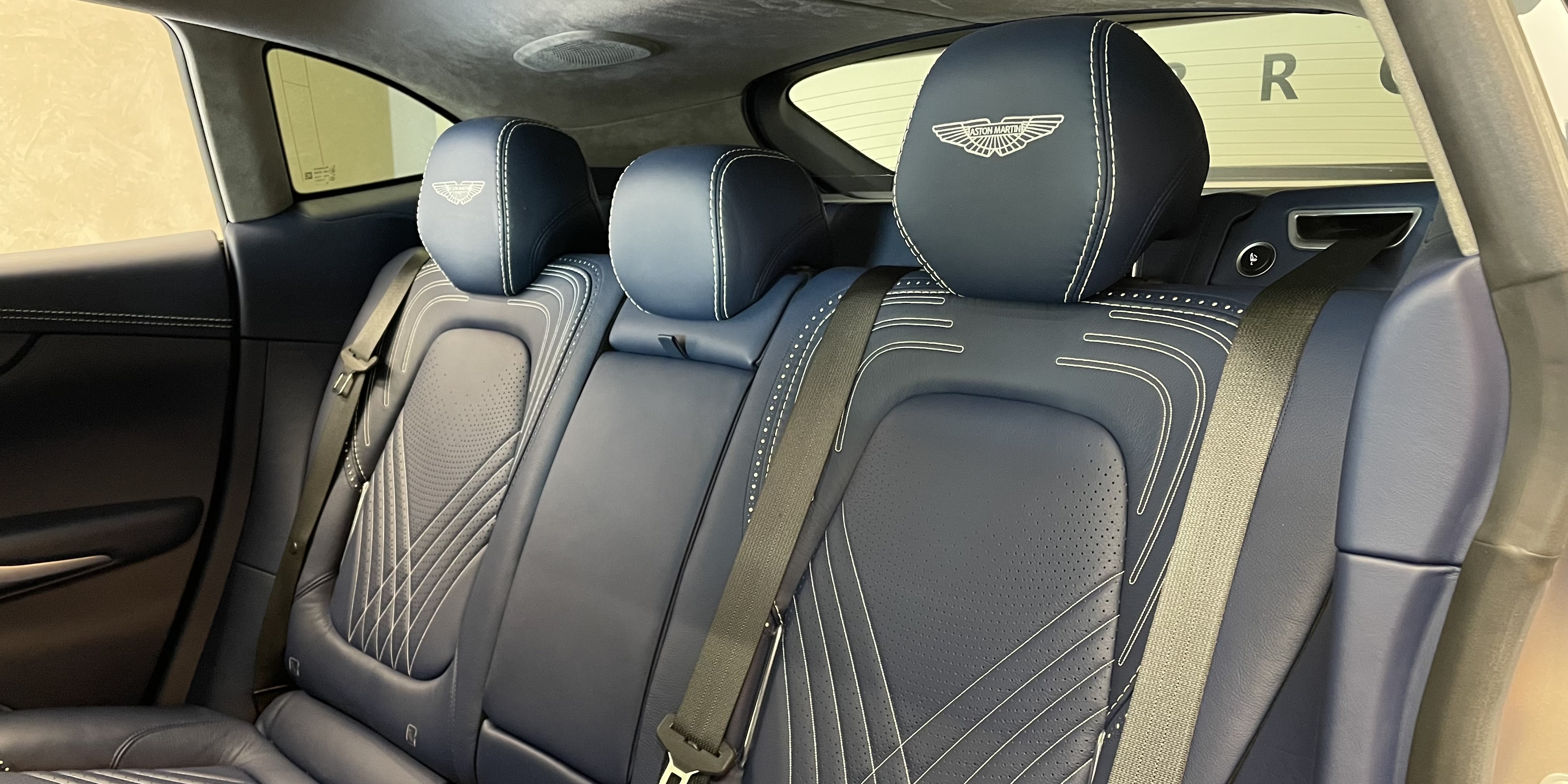 Aston Martin DBX