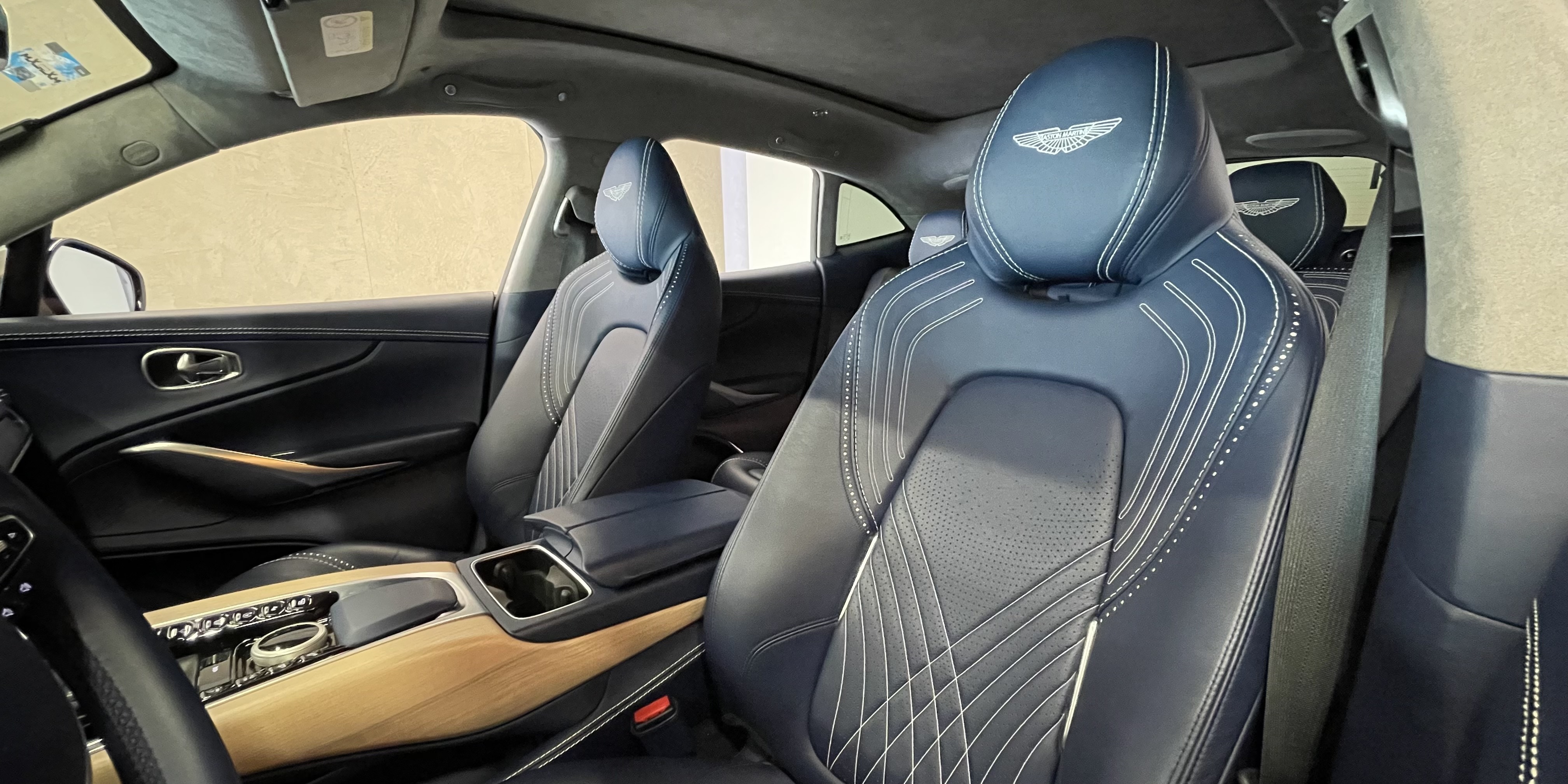 Aston Martin DBX