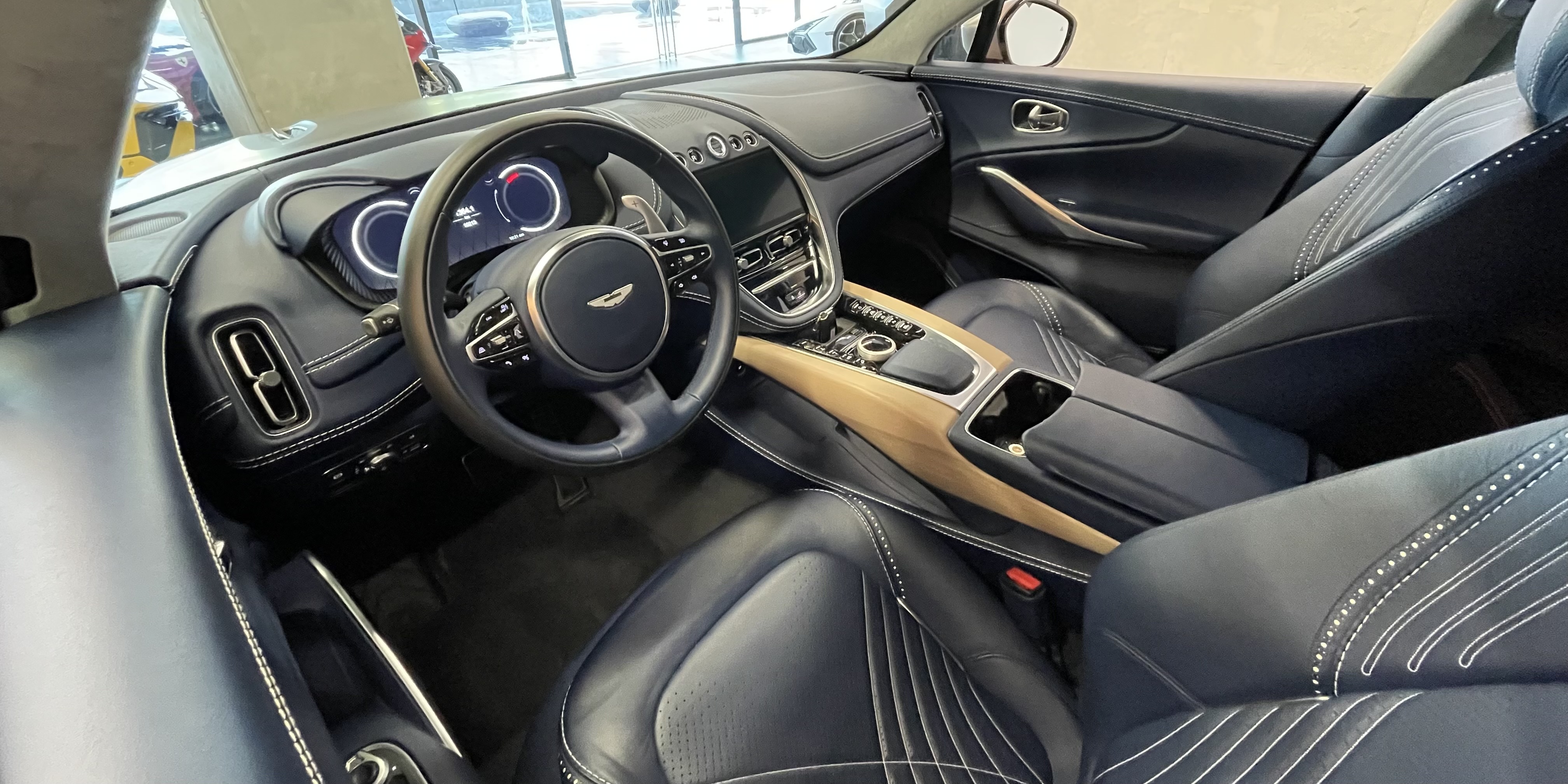 Aston Martin DBX