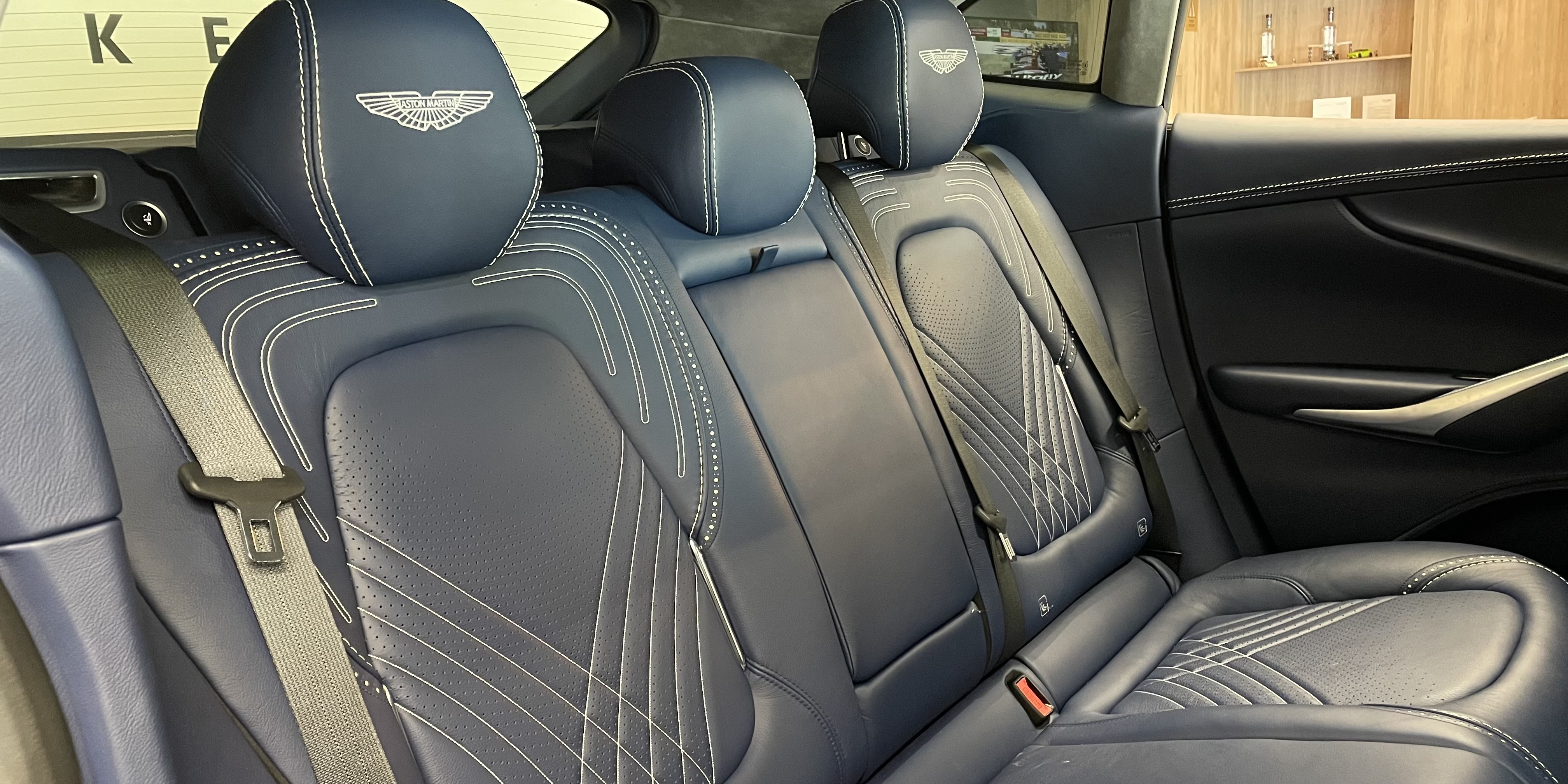Aston Martin DBX