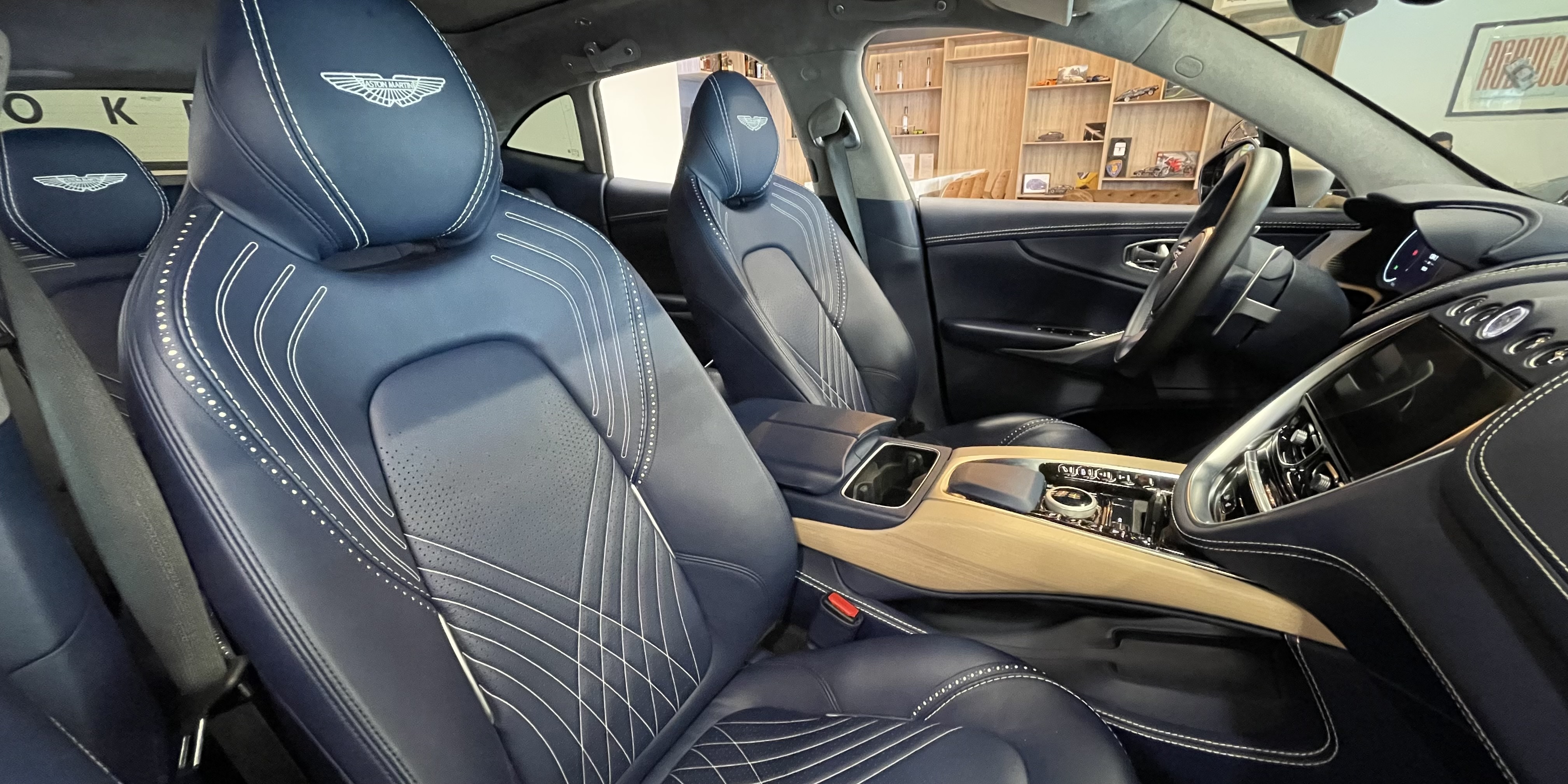 Aston Martin DBX