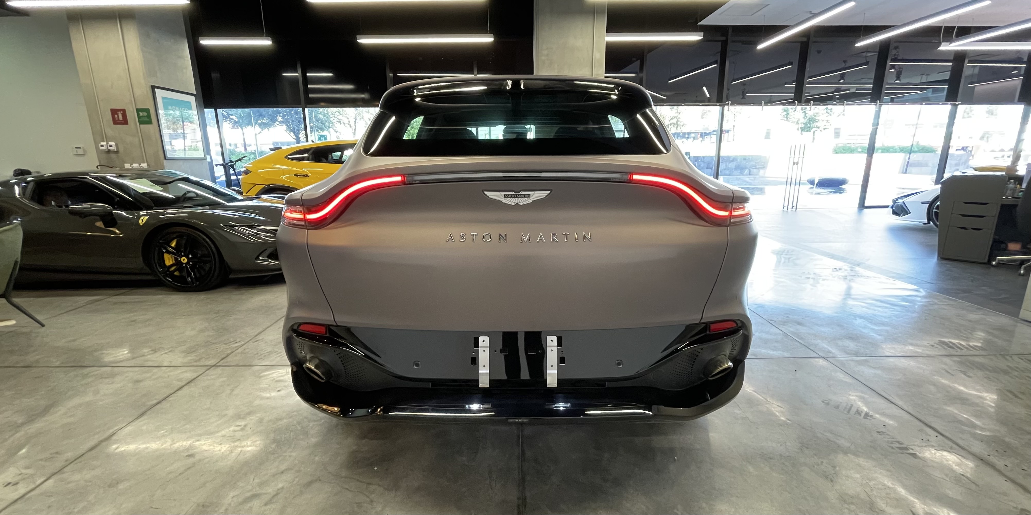 Aston Martin DBX