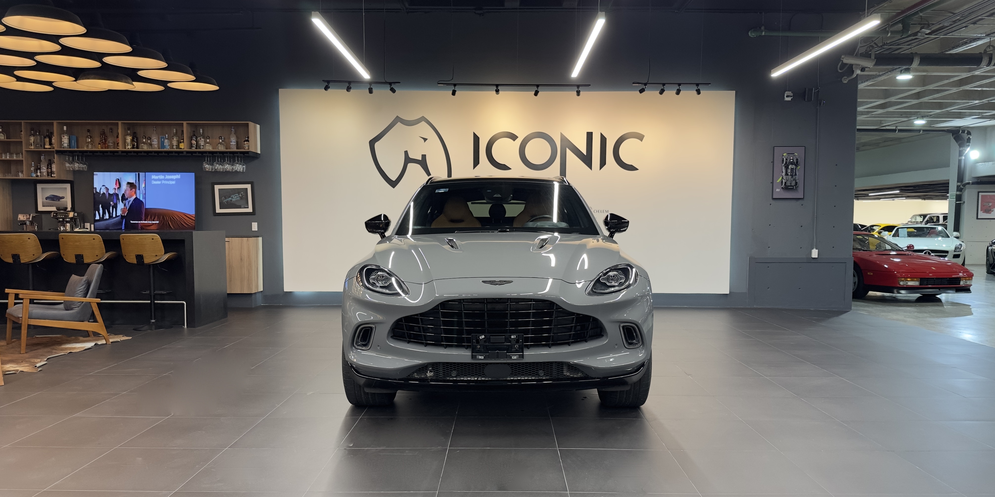 Aston Martin DBX