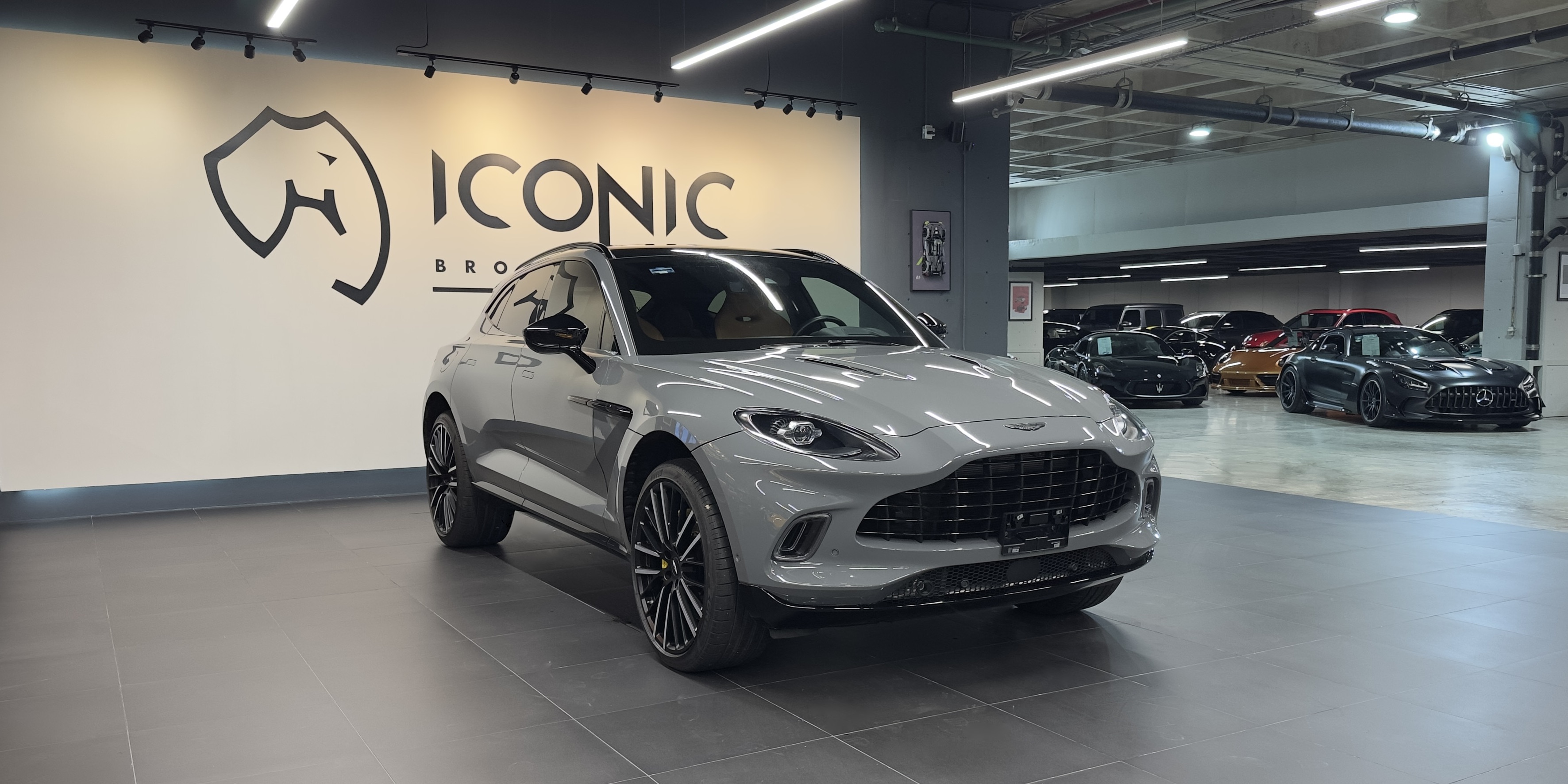 Aston Martin DBX