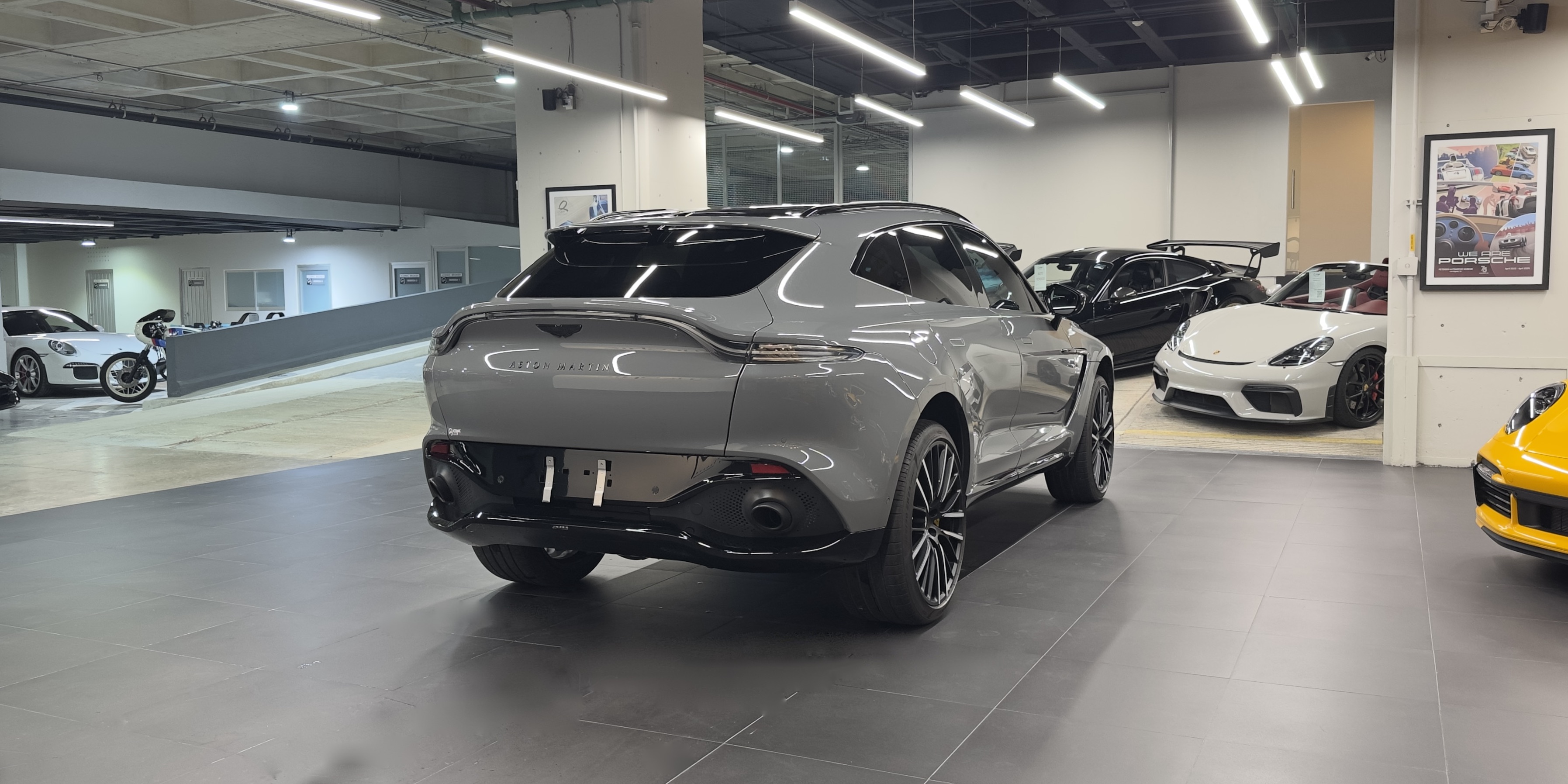 Aston Martin DBX