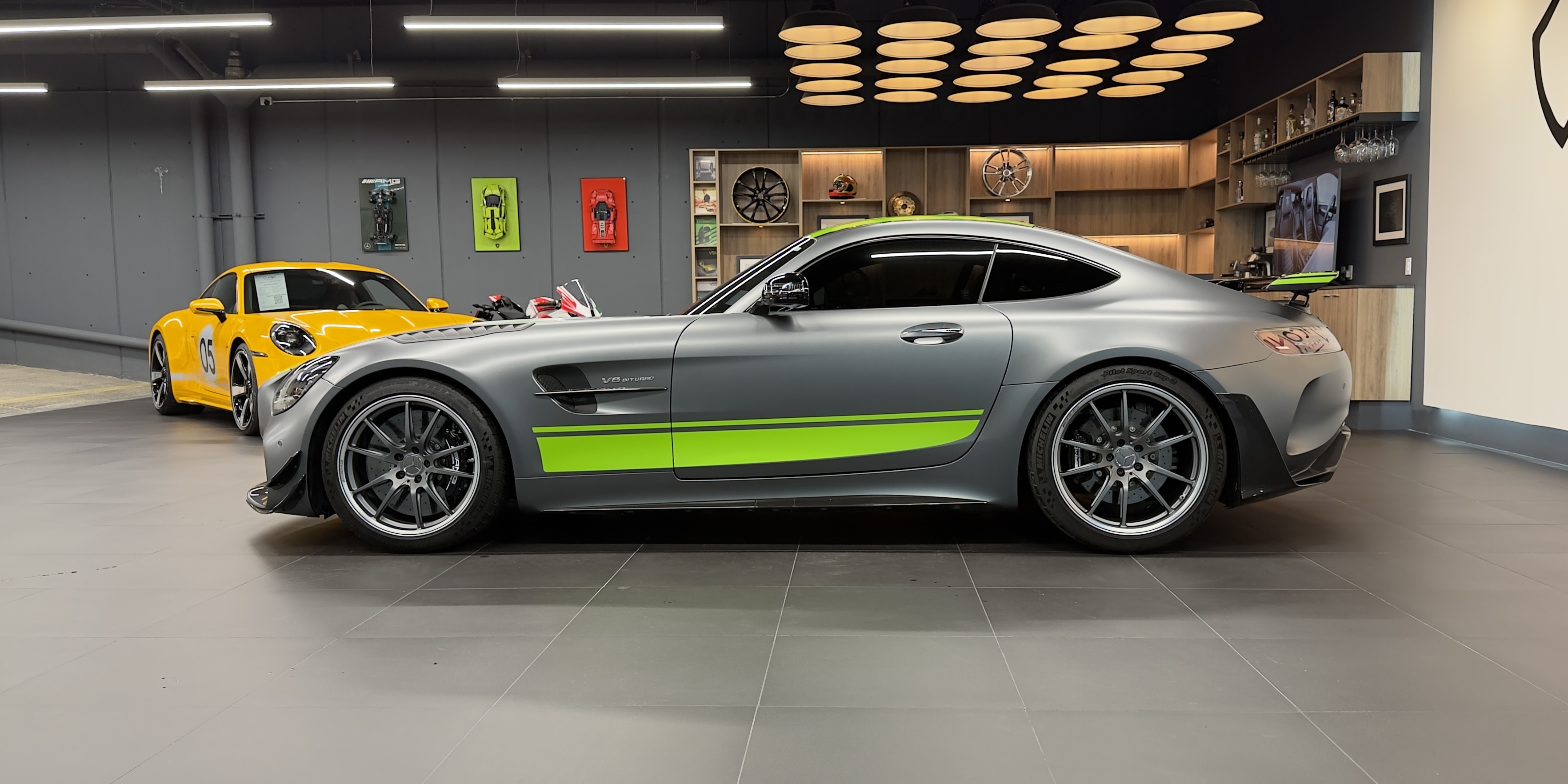 Mercedes Benz AMG GTR PRO