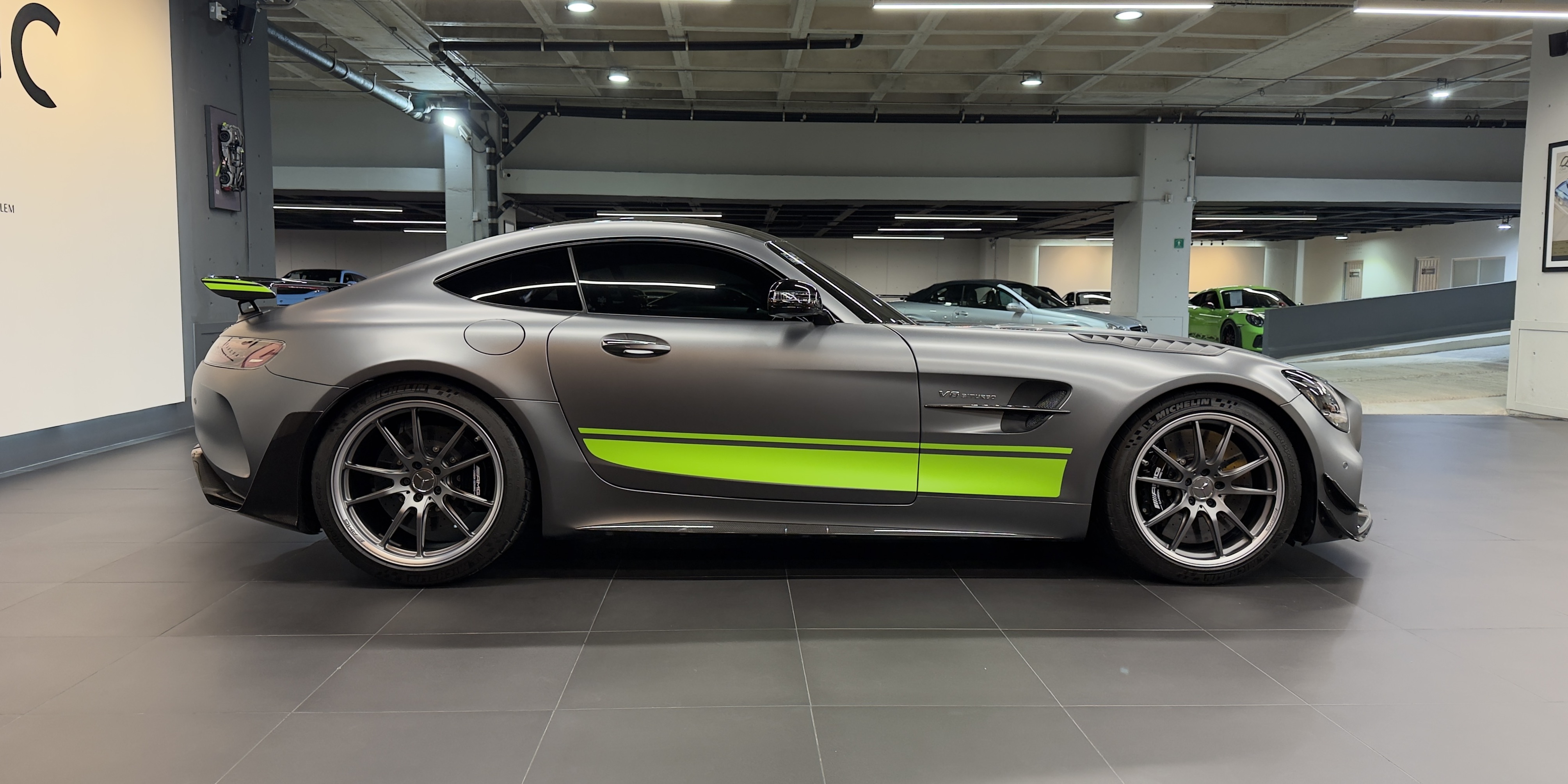 Mercedes Benz AMG GTR PRO