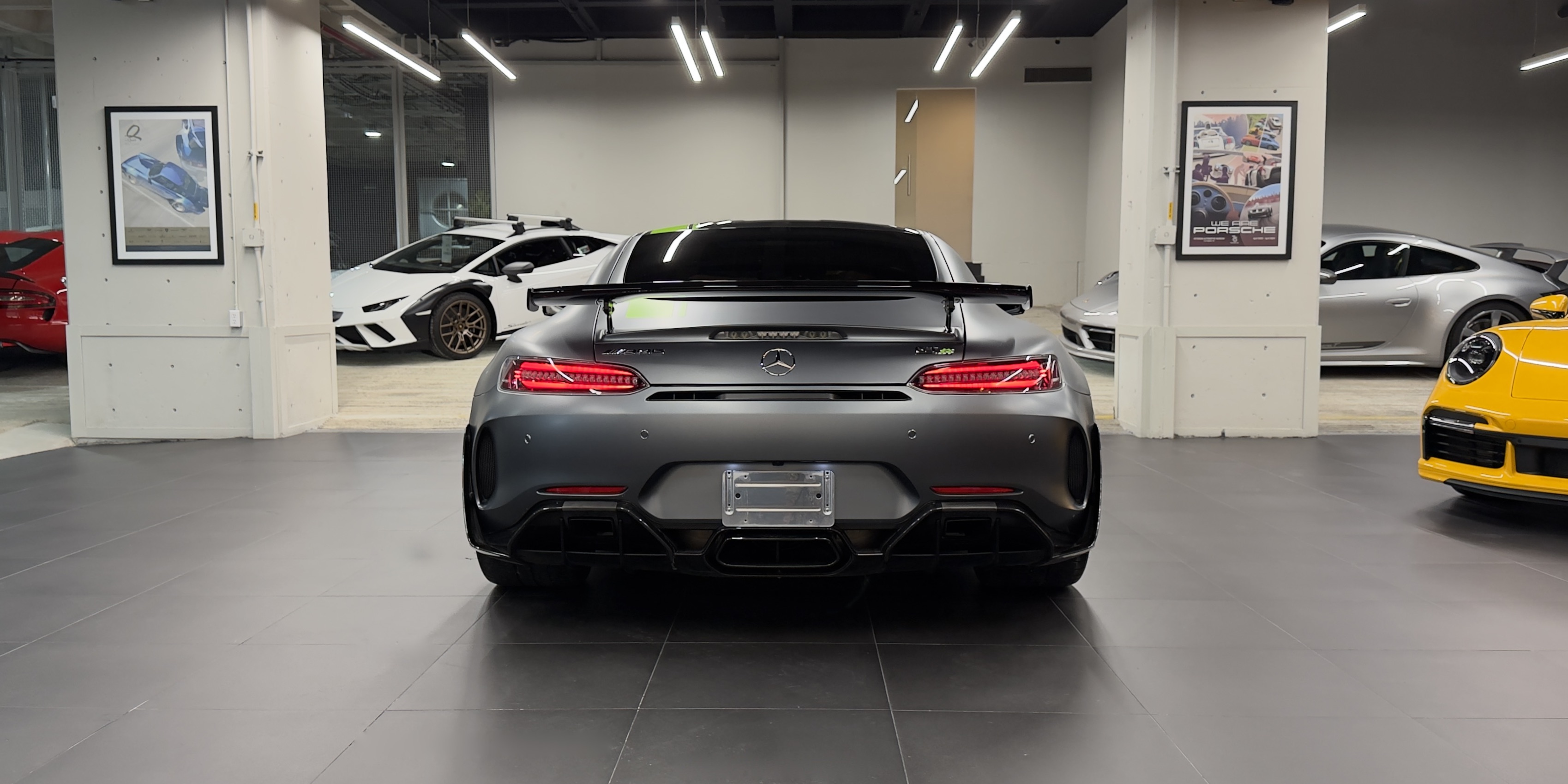 Mercedes Benz AMG GTR PRO