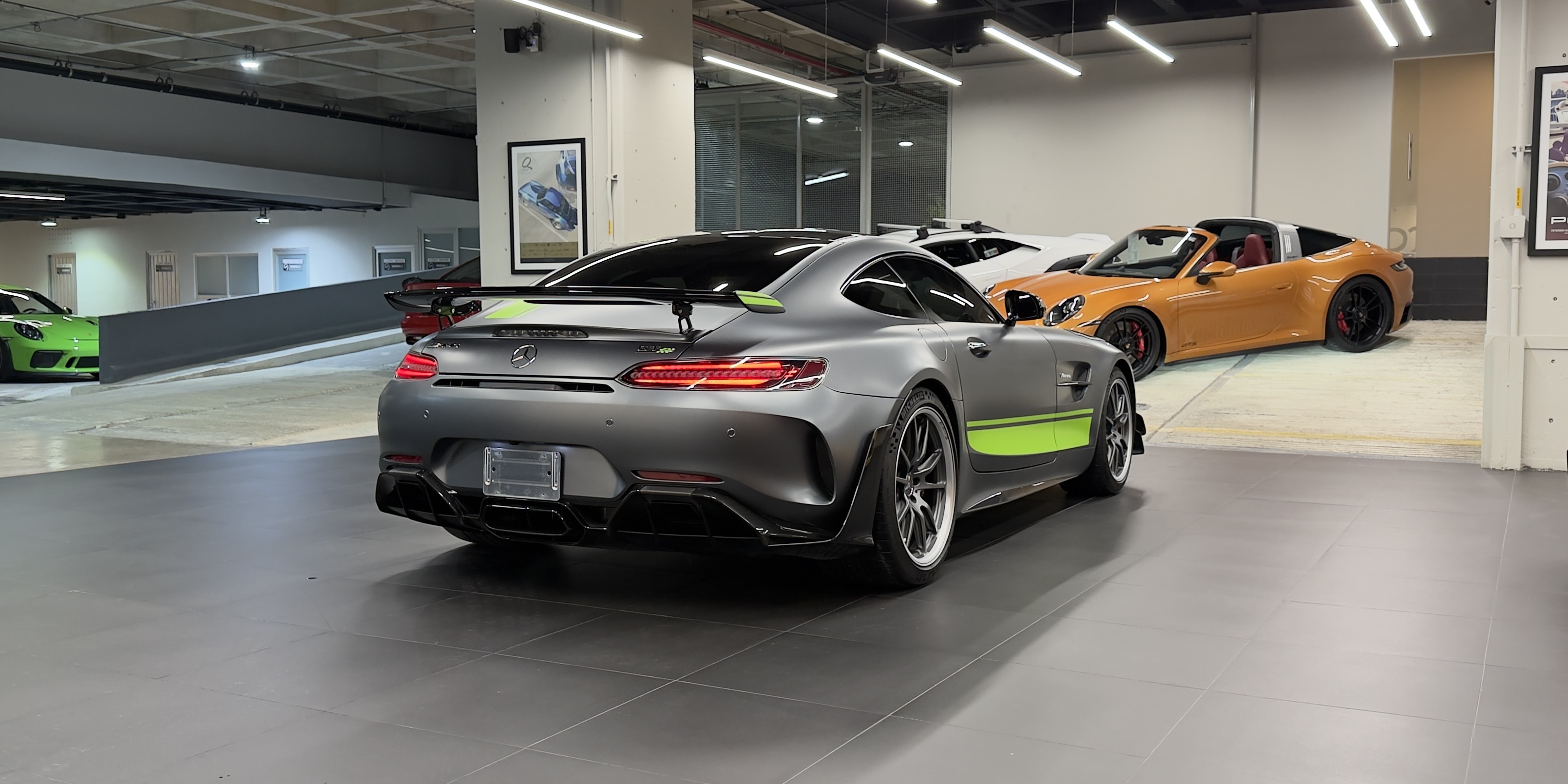 Mercedes Benz AMG GTR PRO