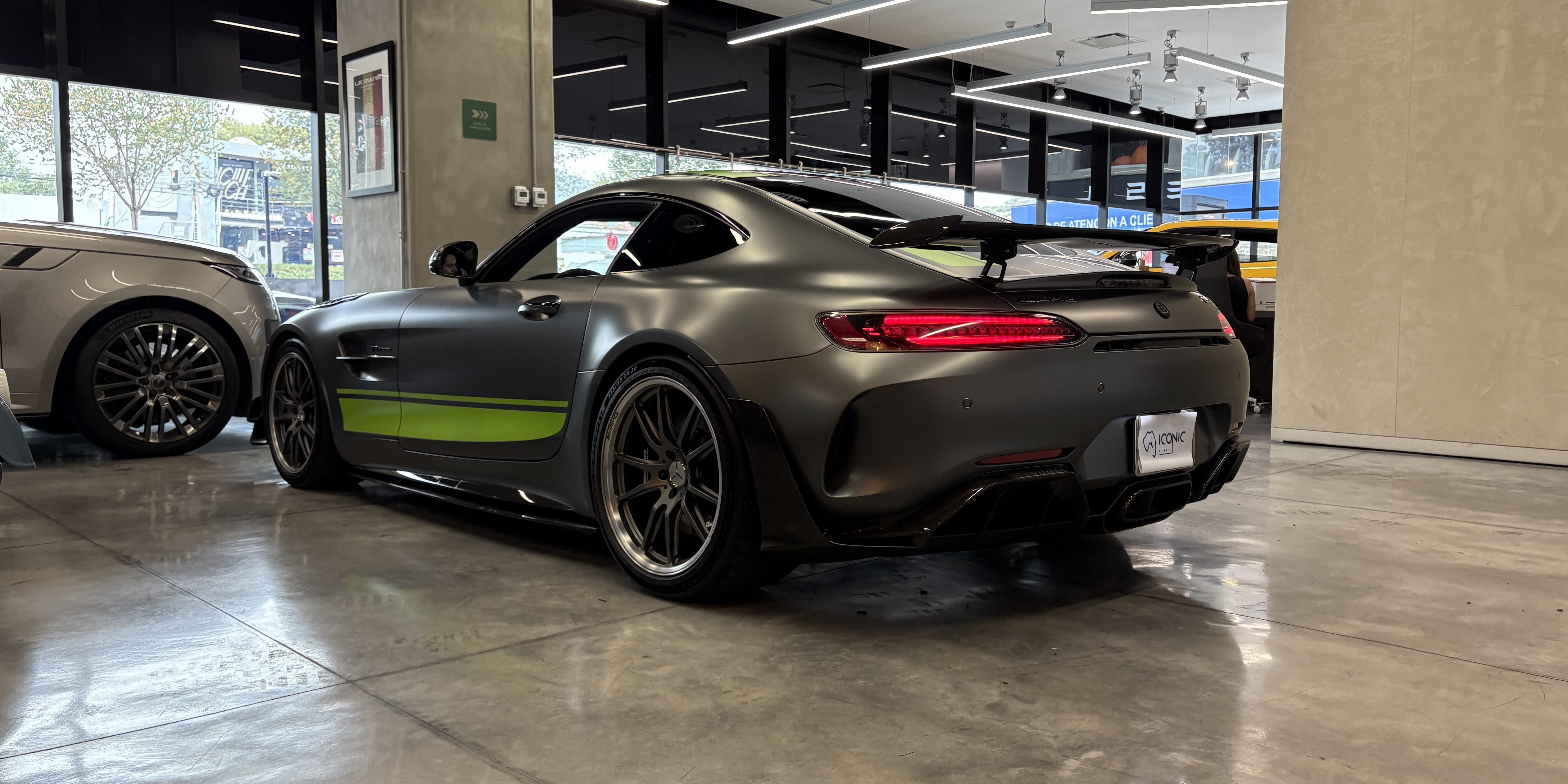 Mercedes Benz AMG GTR PRO