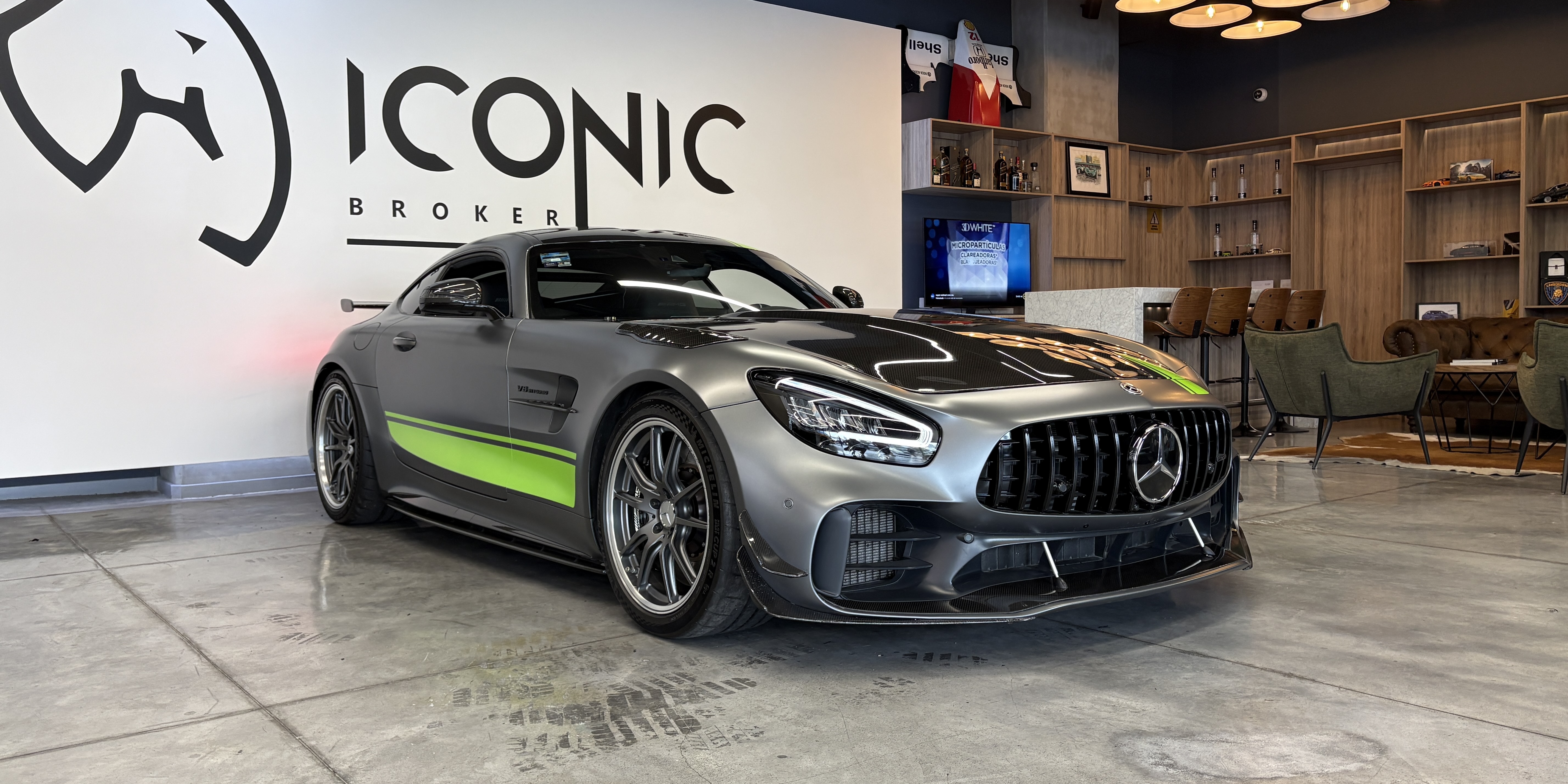 Mercedes Benz AMG GTR PRO