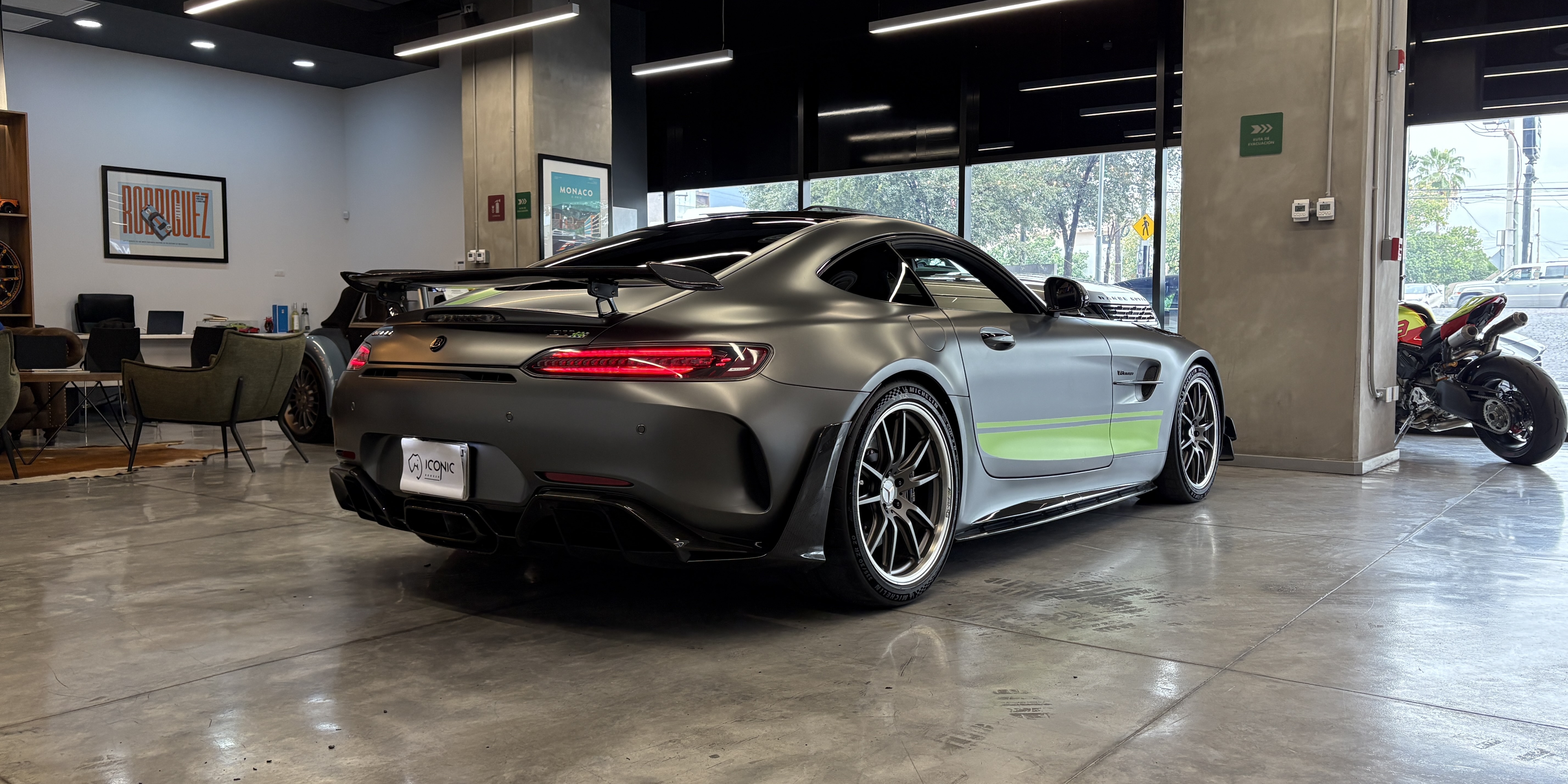 Mercedes Benz AMG GTR PRO