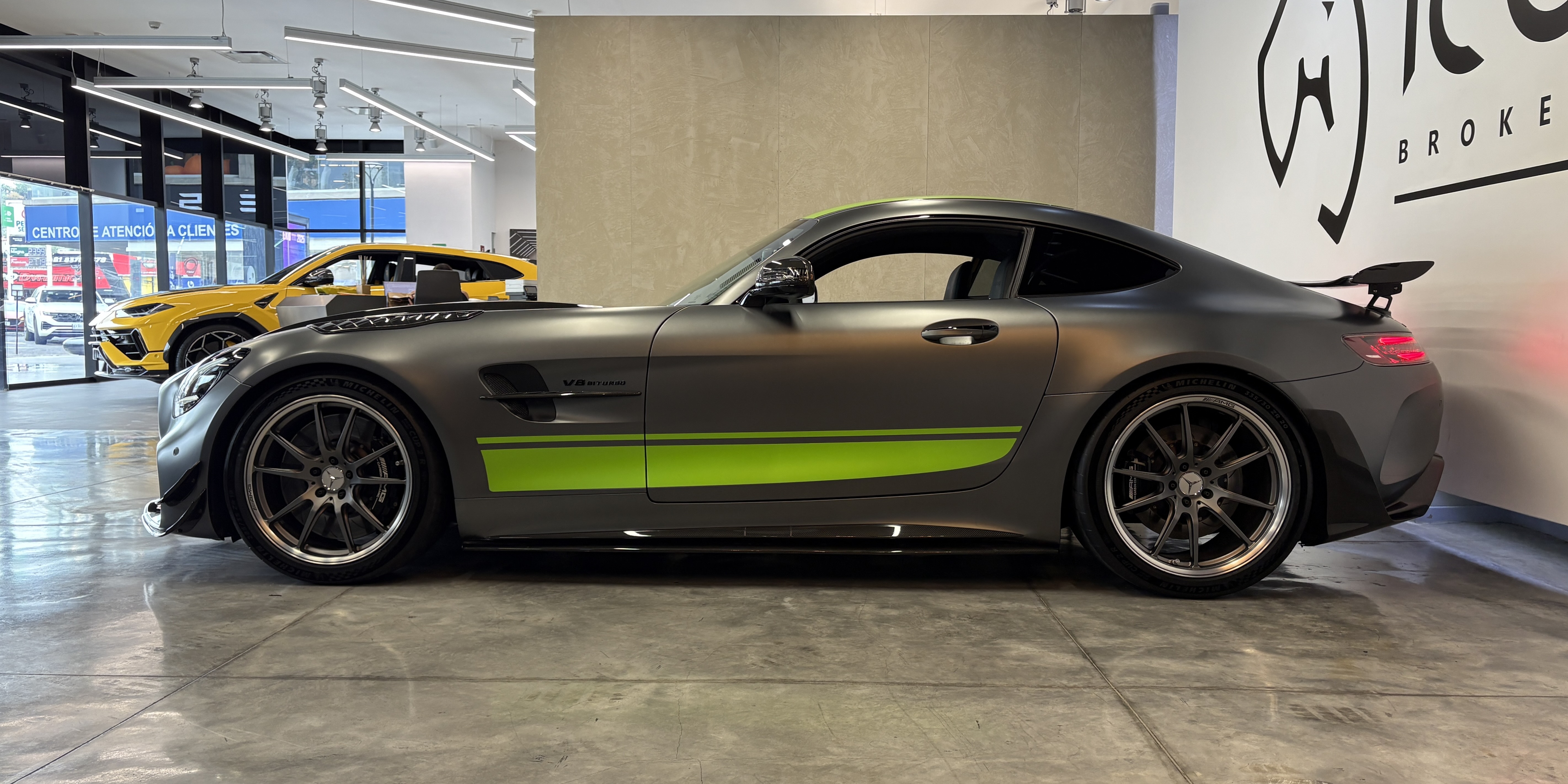 Mercedes Benz AMG GTR PRO