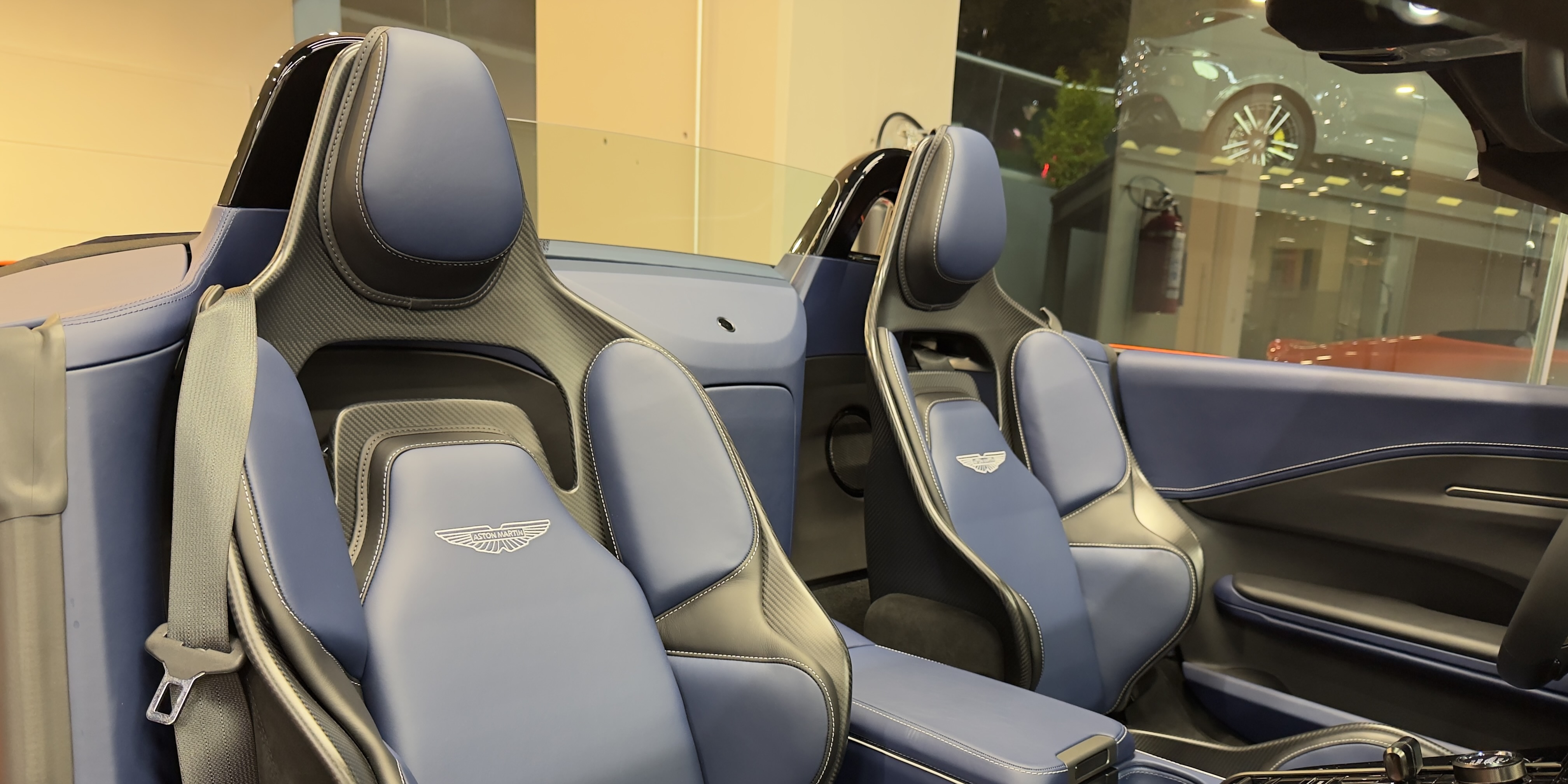 Aston Martin Vantage Roadster