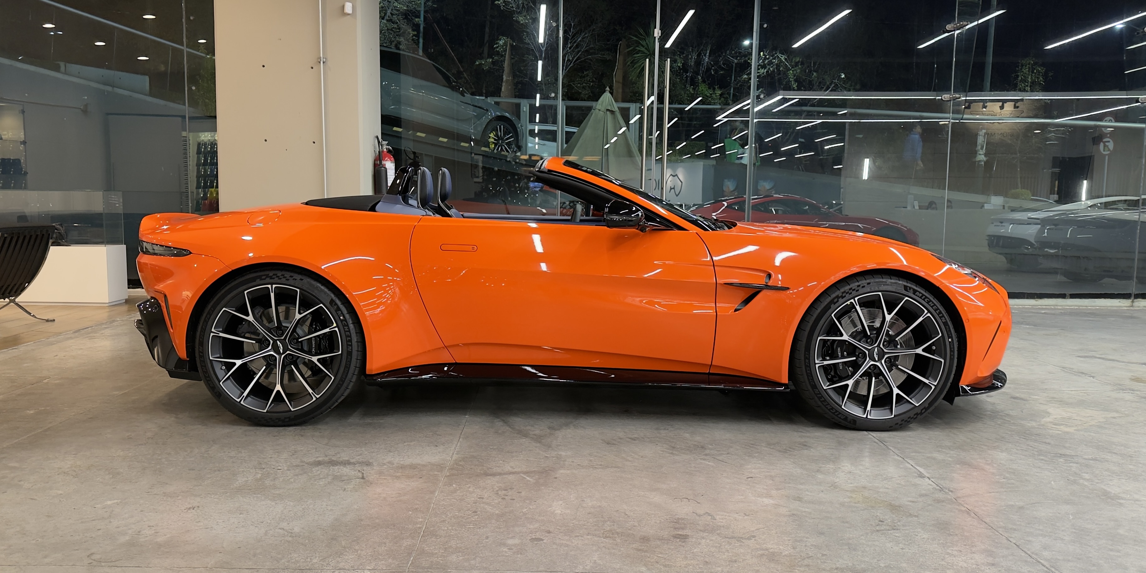 Aston Martin Vantage Roadster