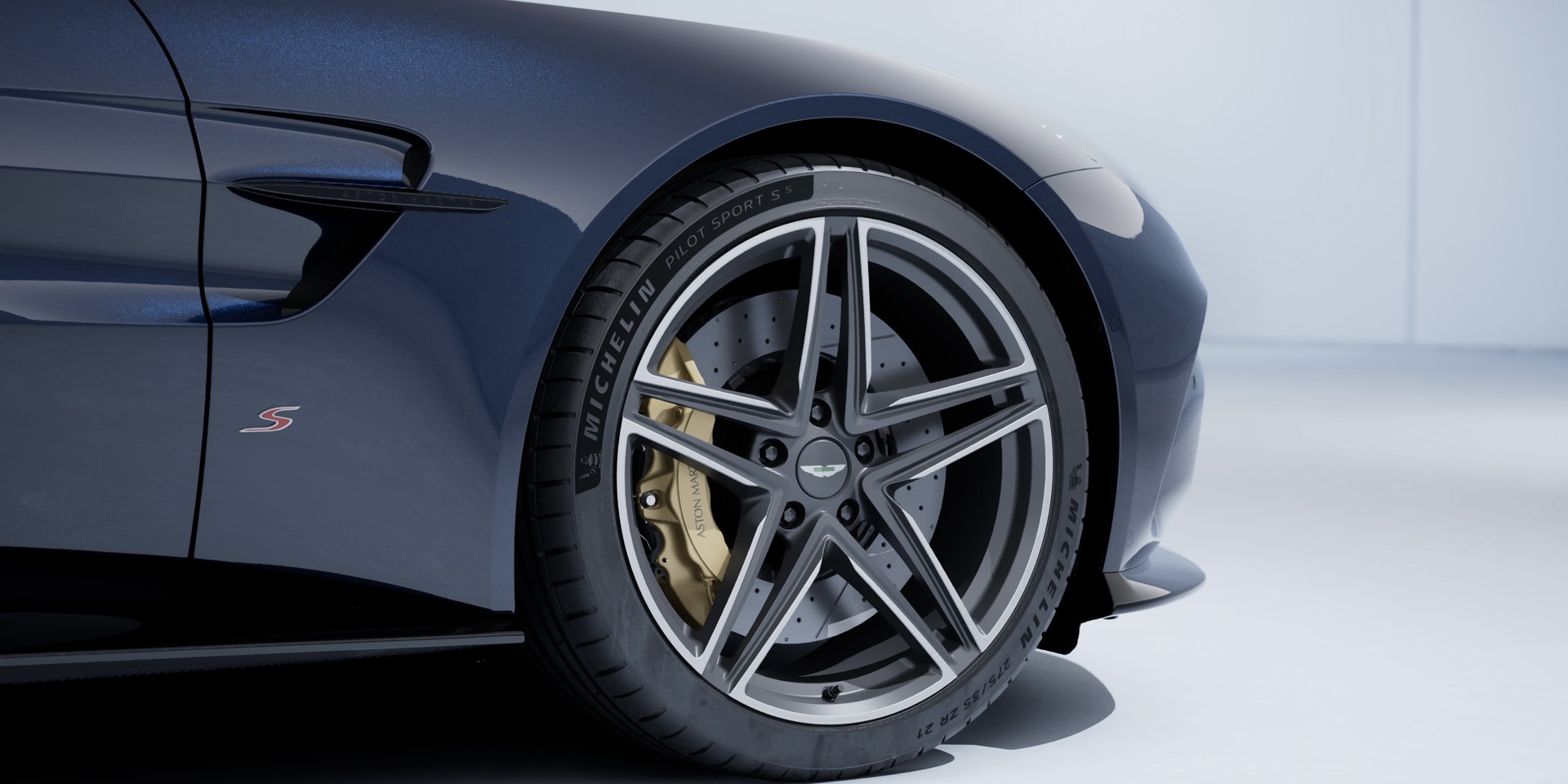 Aston Martin Vantage S