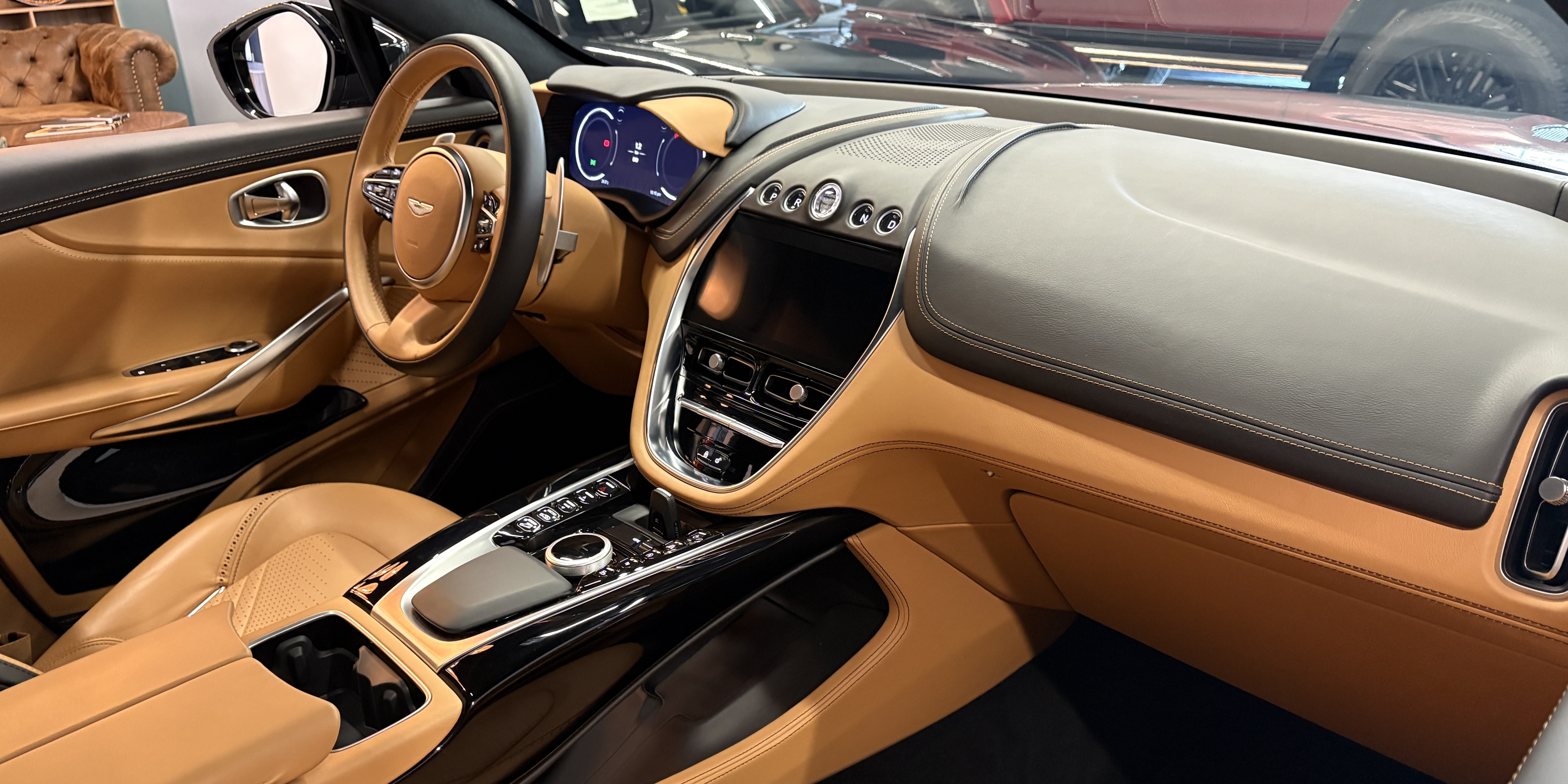 Aston Martin DBX