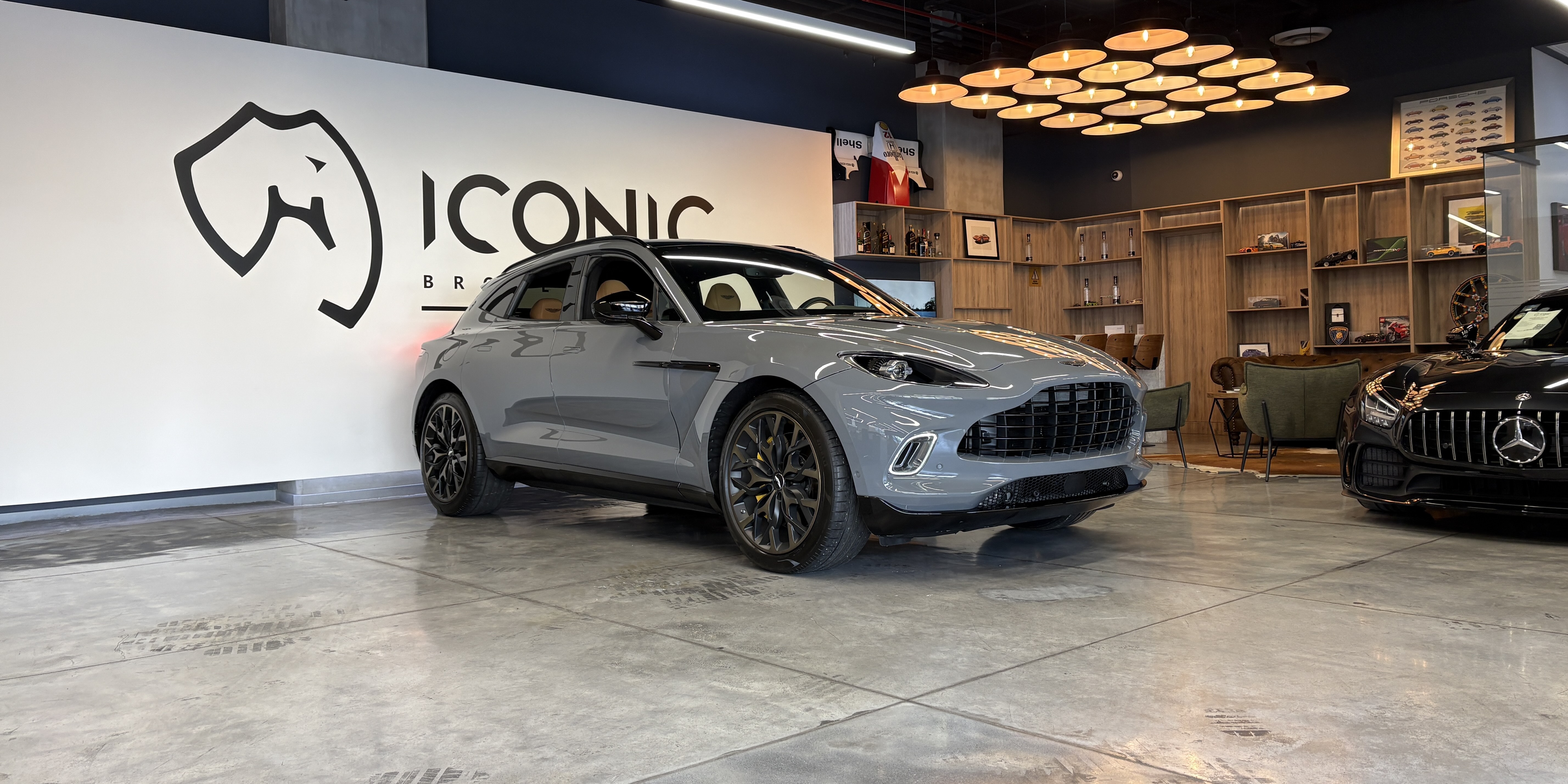 Aston Martin DBX