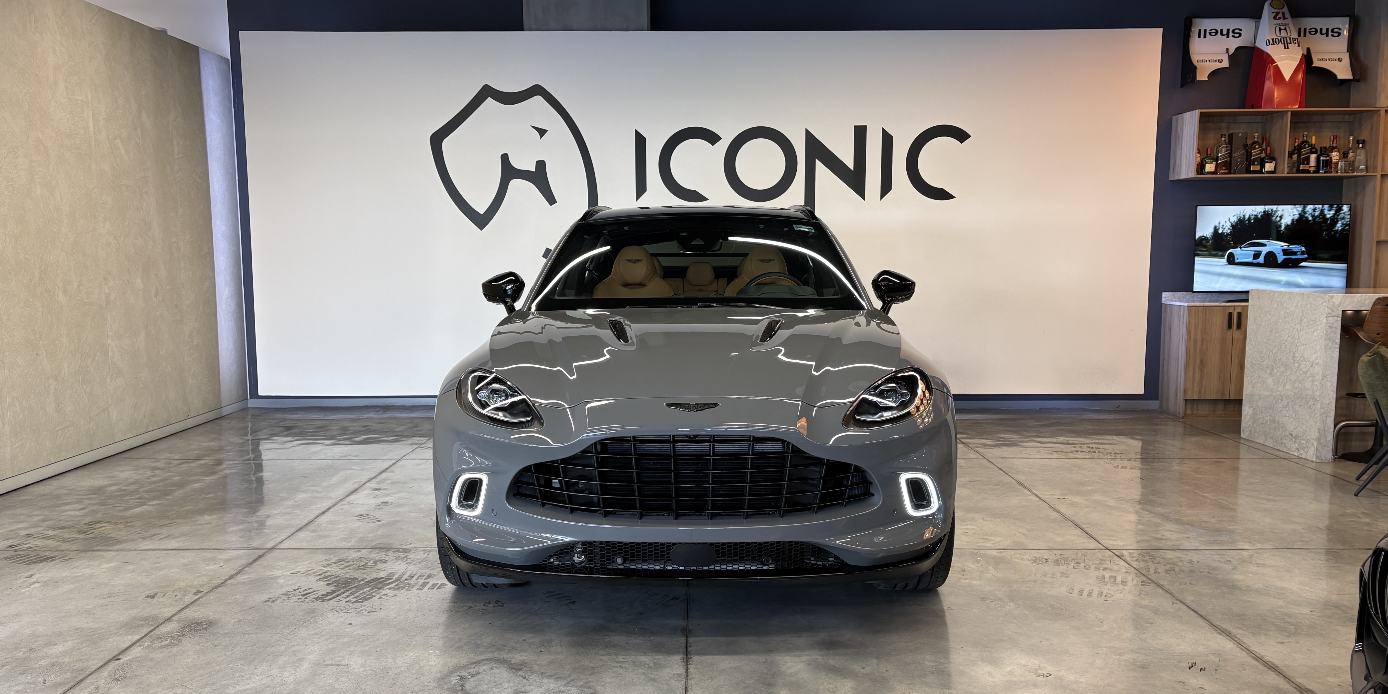 Aston Martin DBX