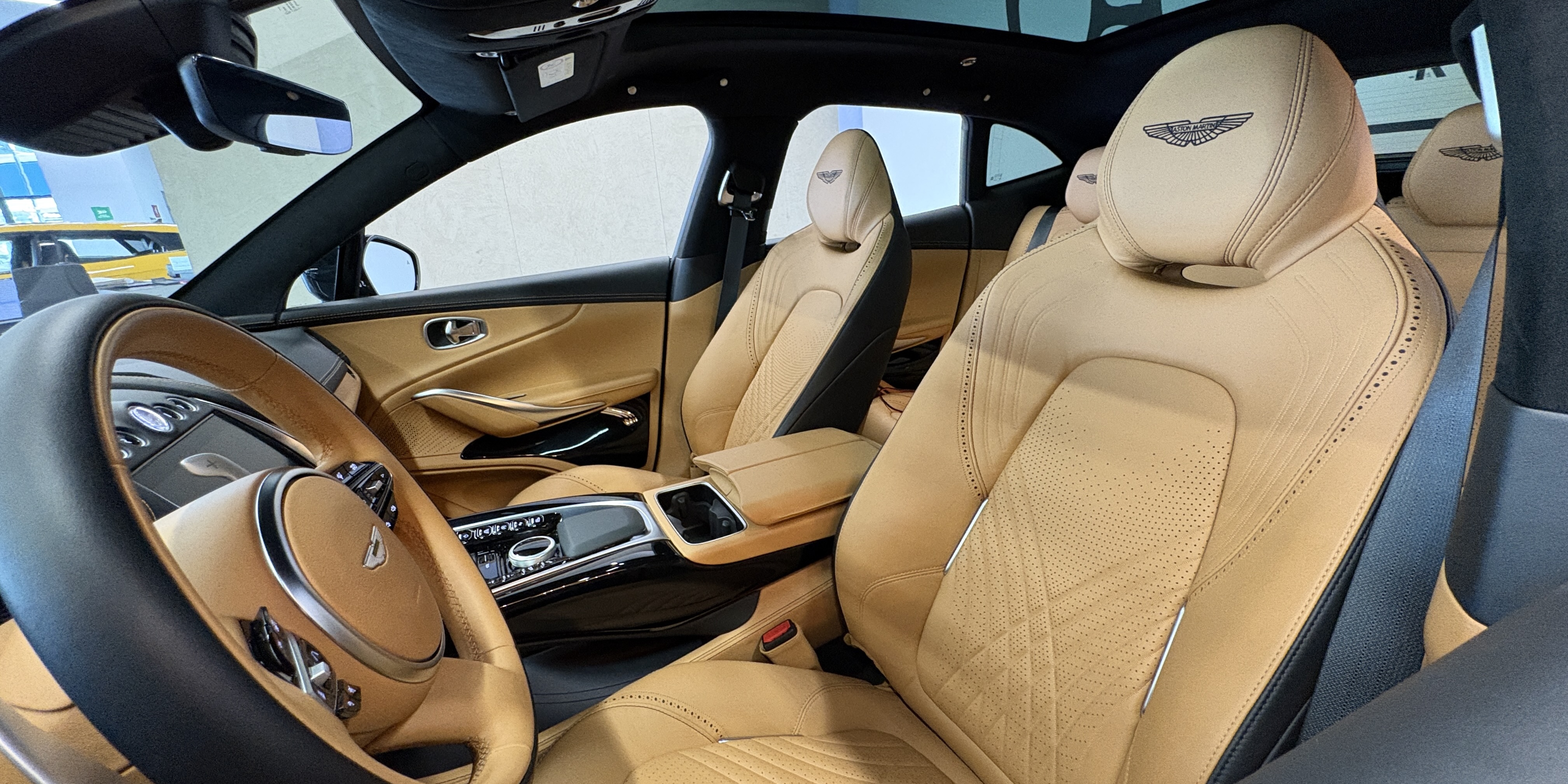 Aston Martin DBX