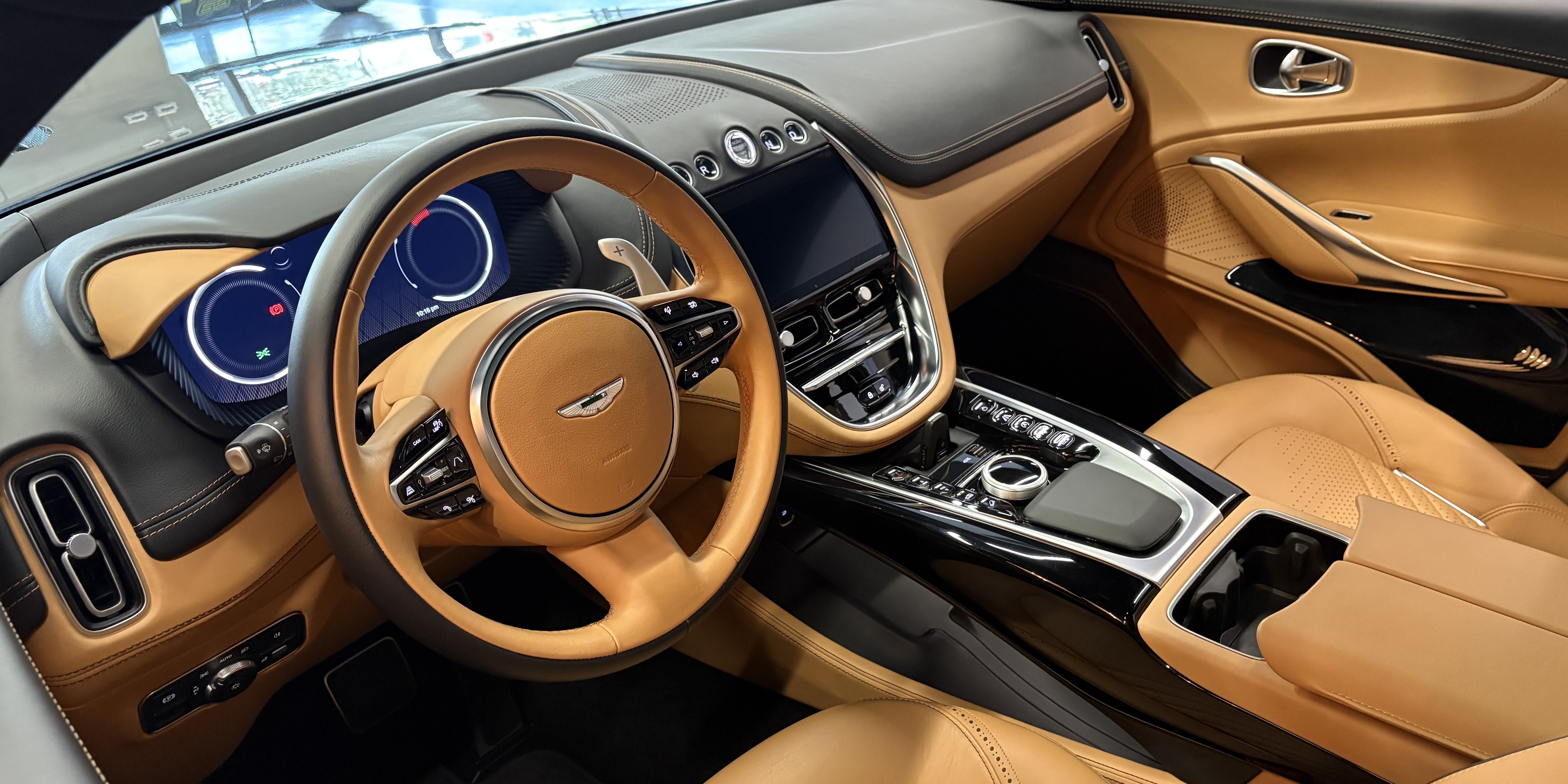 Aston Martin DBX