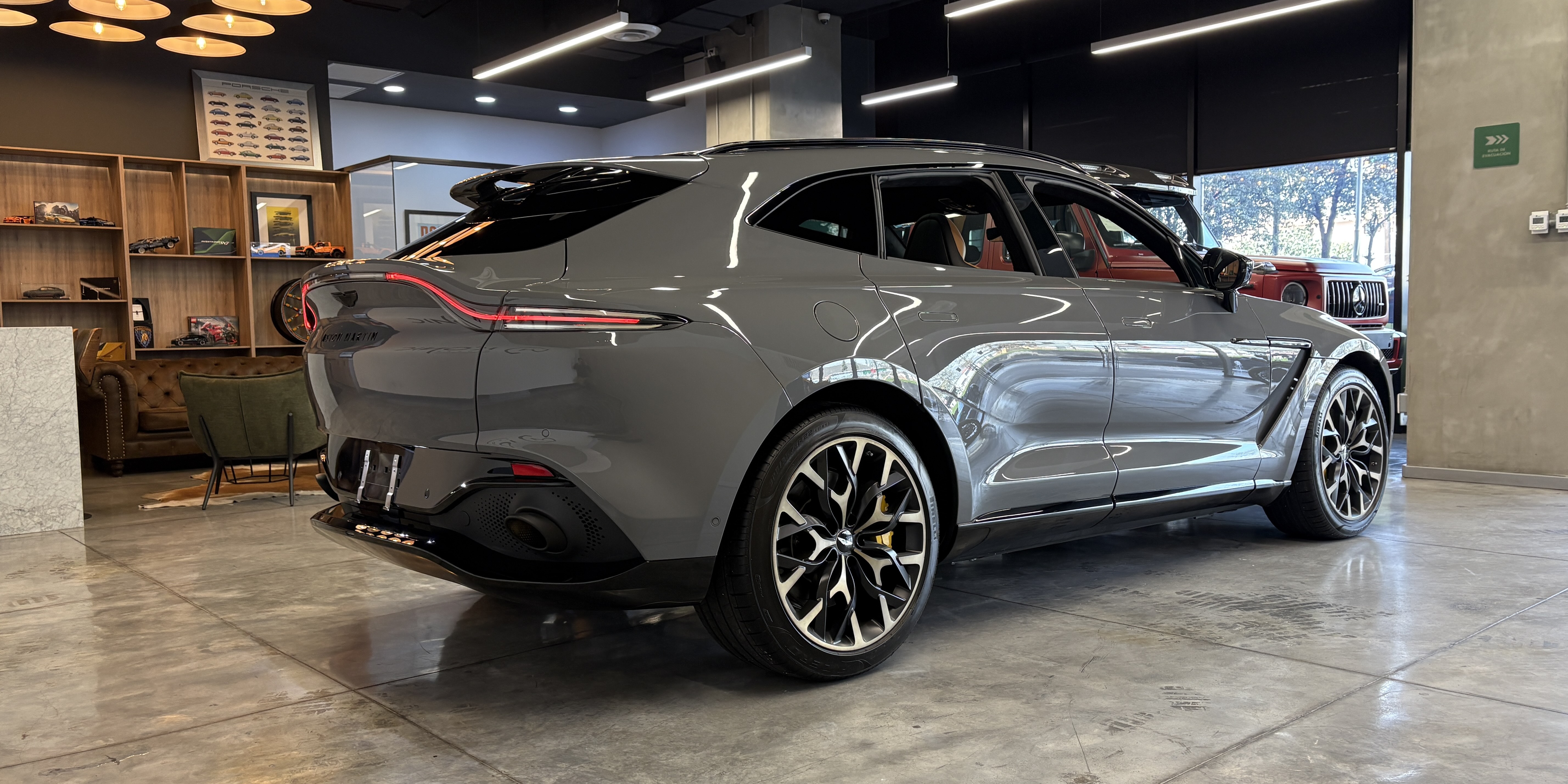 Aston Martin DBX