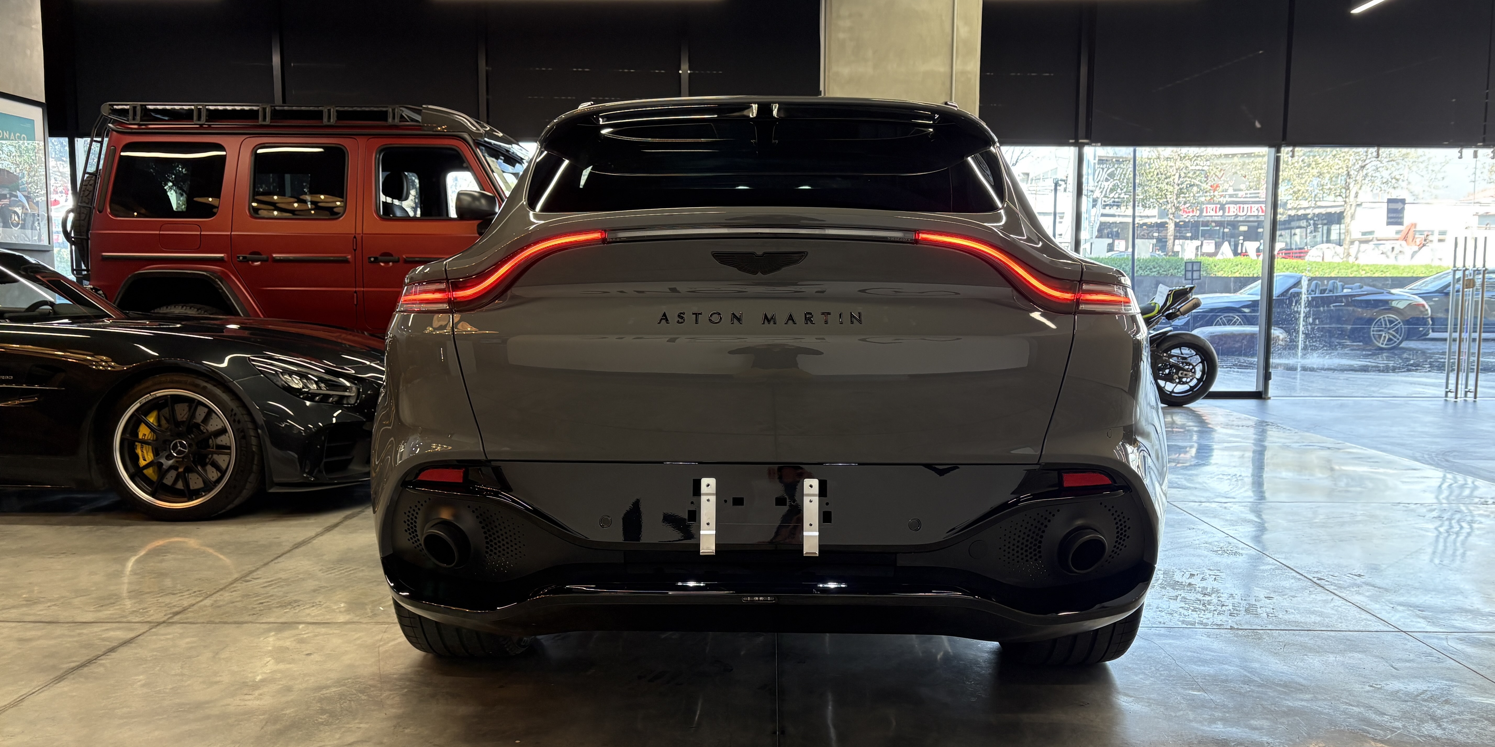 Aston Martin DBX