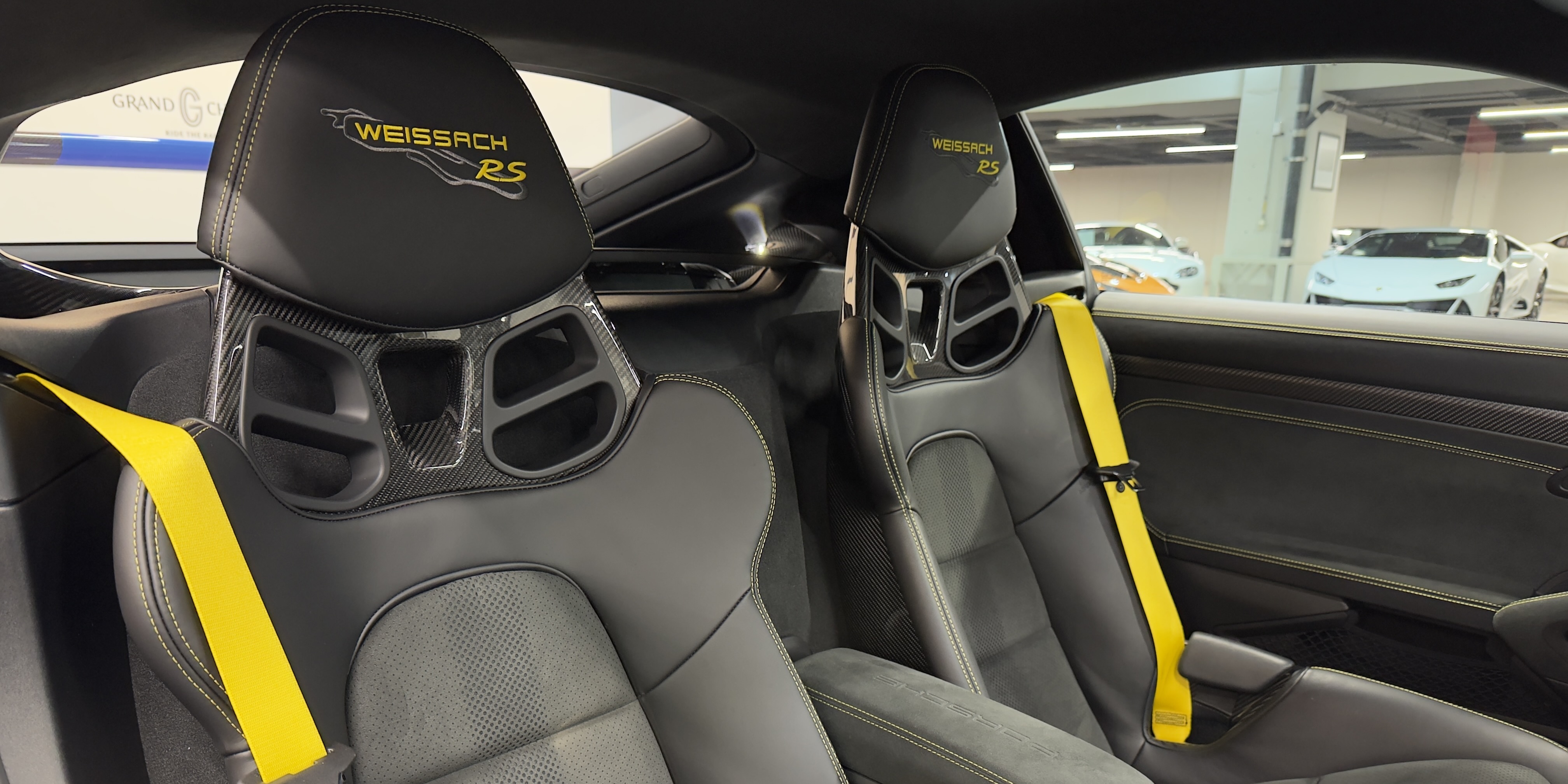 Porsche 718 Cayman GT4 RS