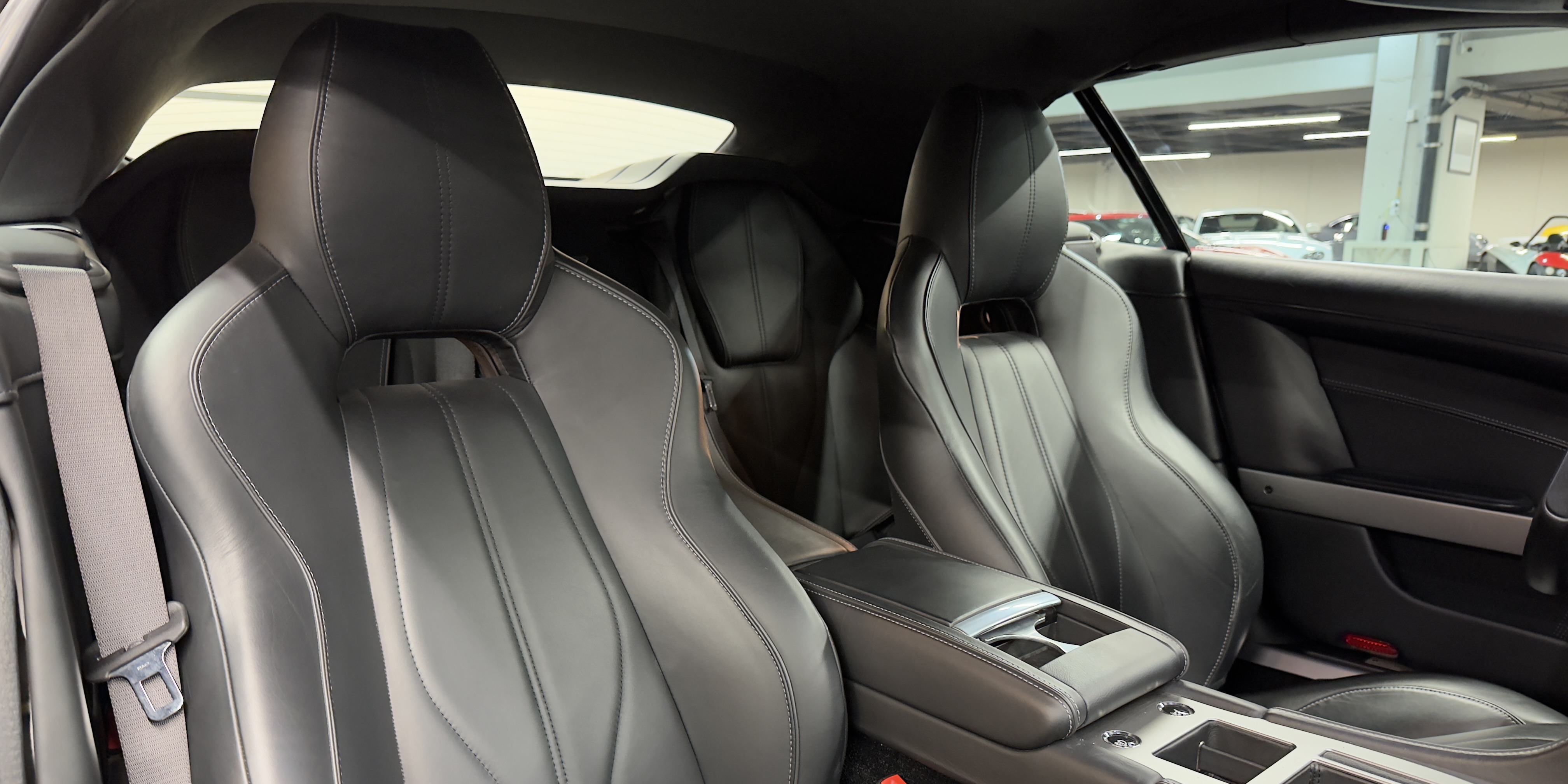 Aston Martin DB9 Volante