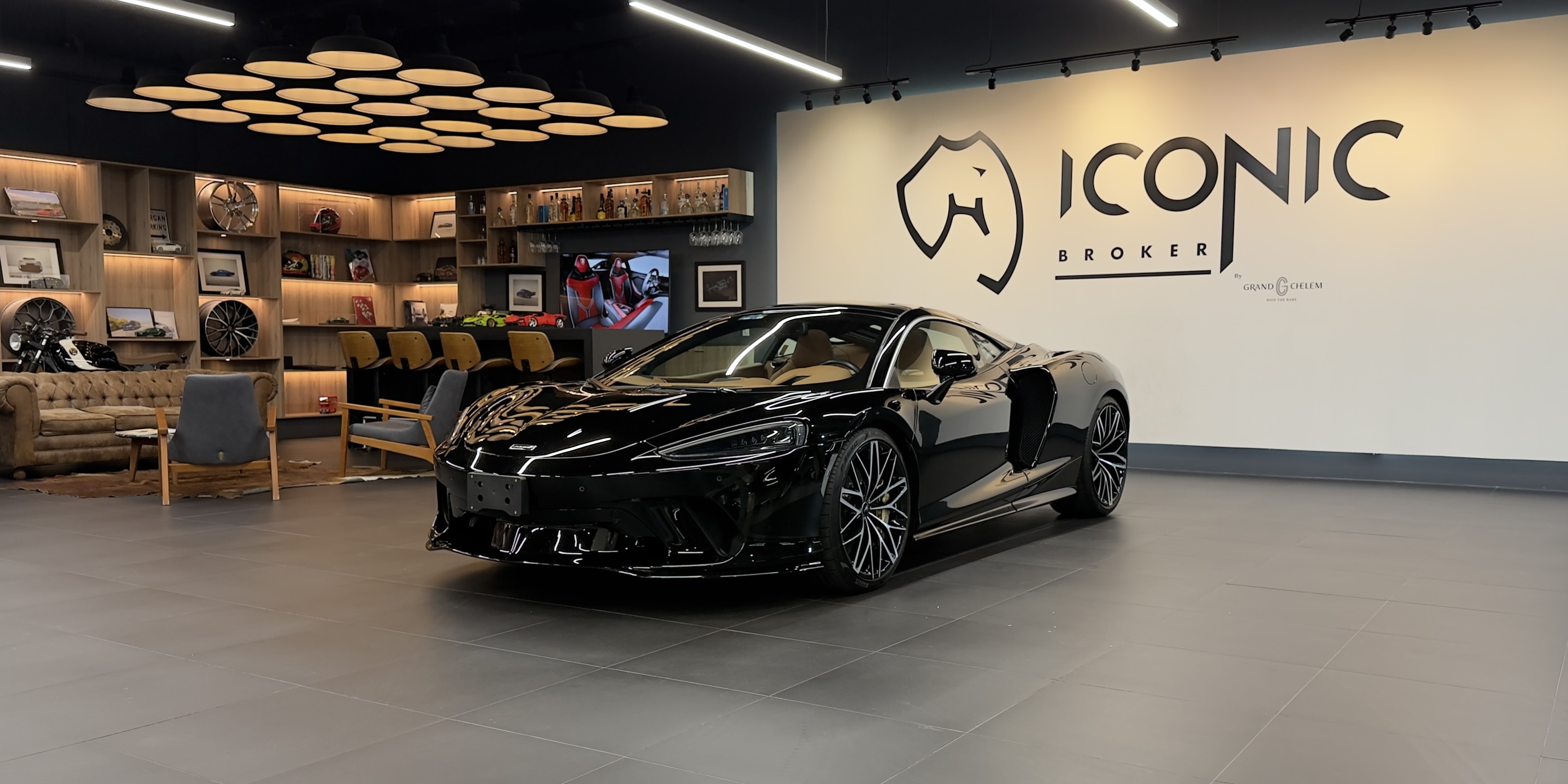 McLaren GT