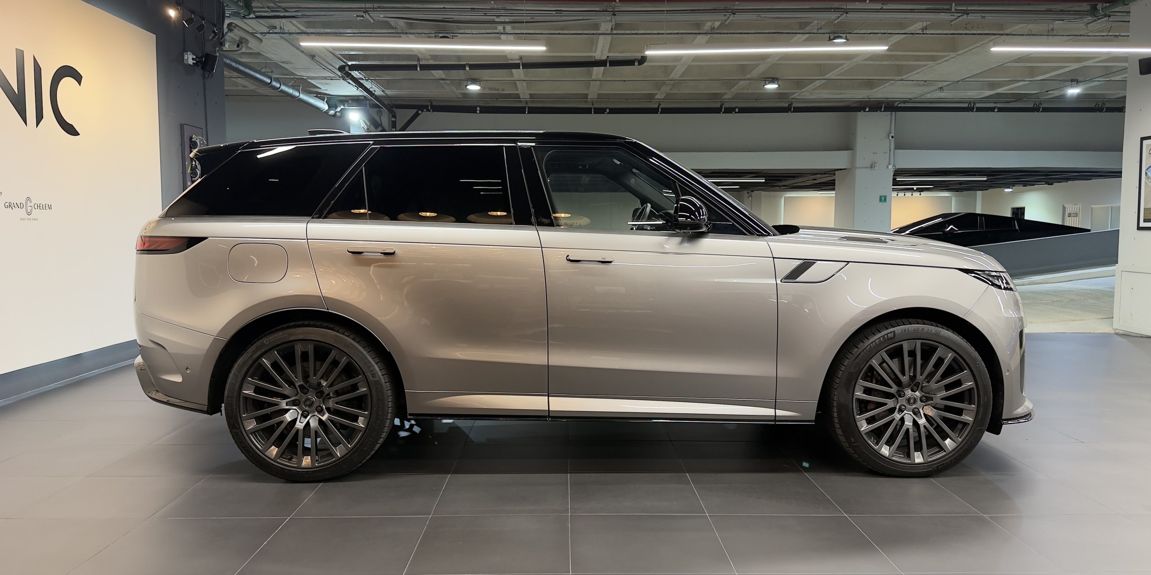 Land Rover Range Rover Sport SV
