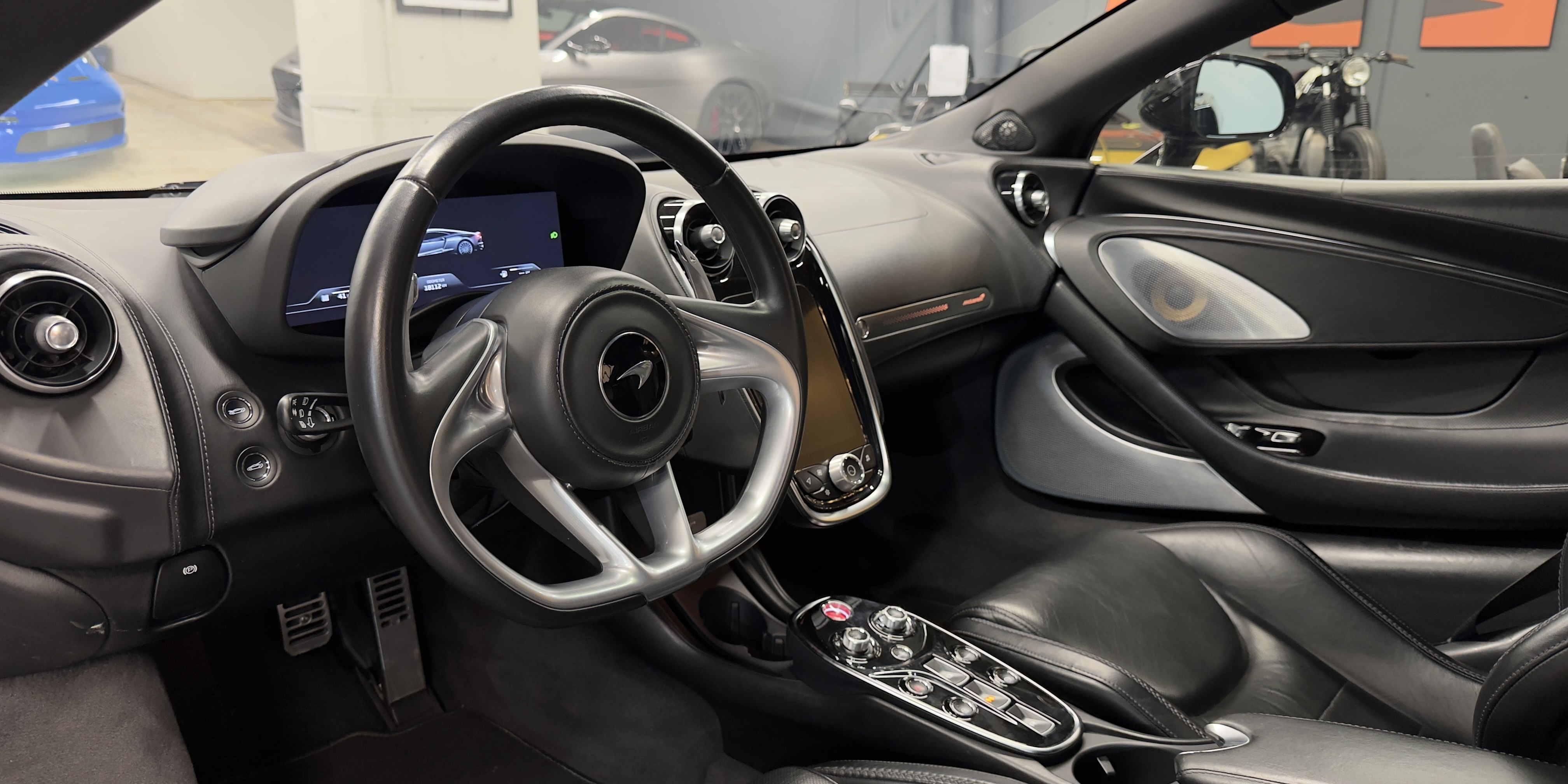McLaren GT