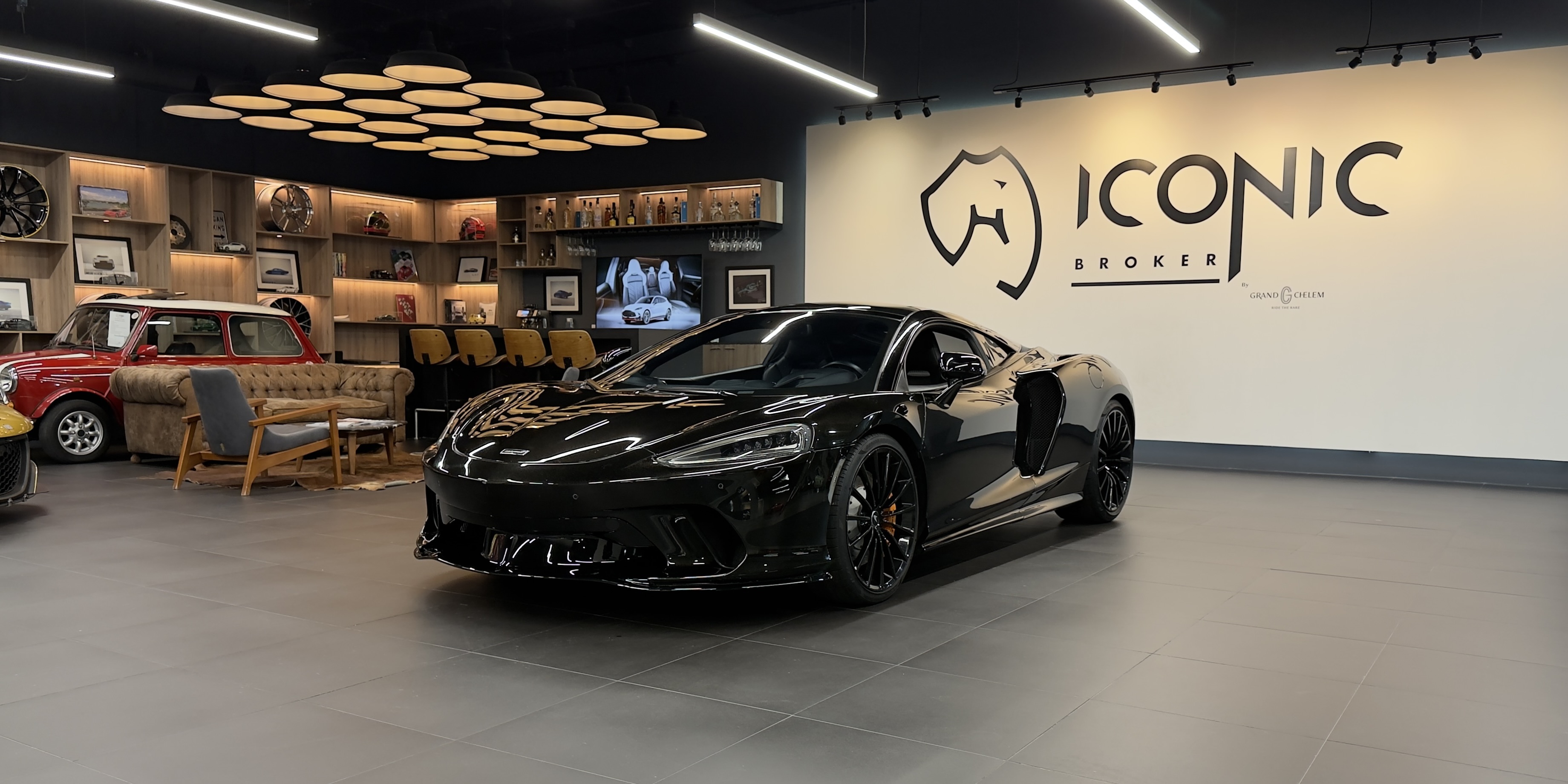 McLaren GT