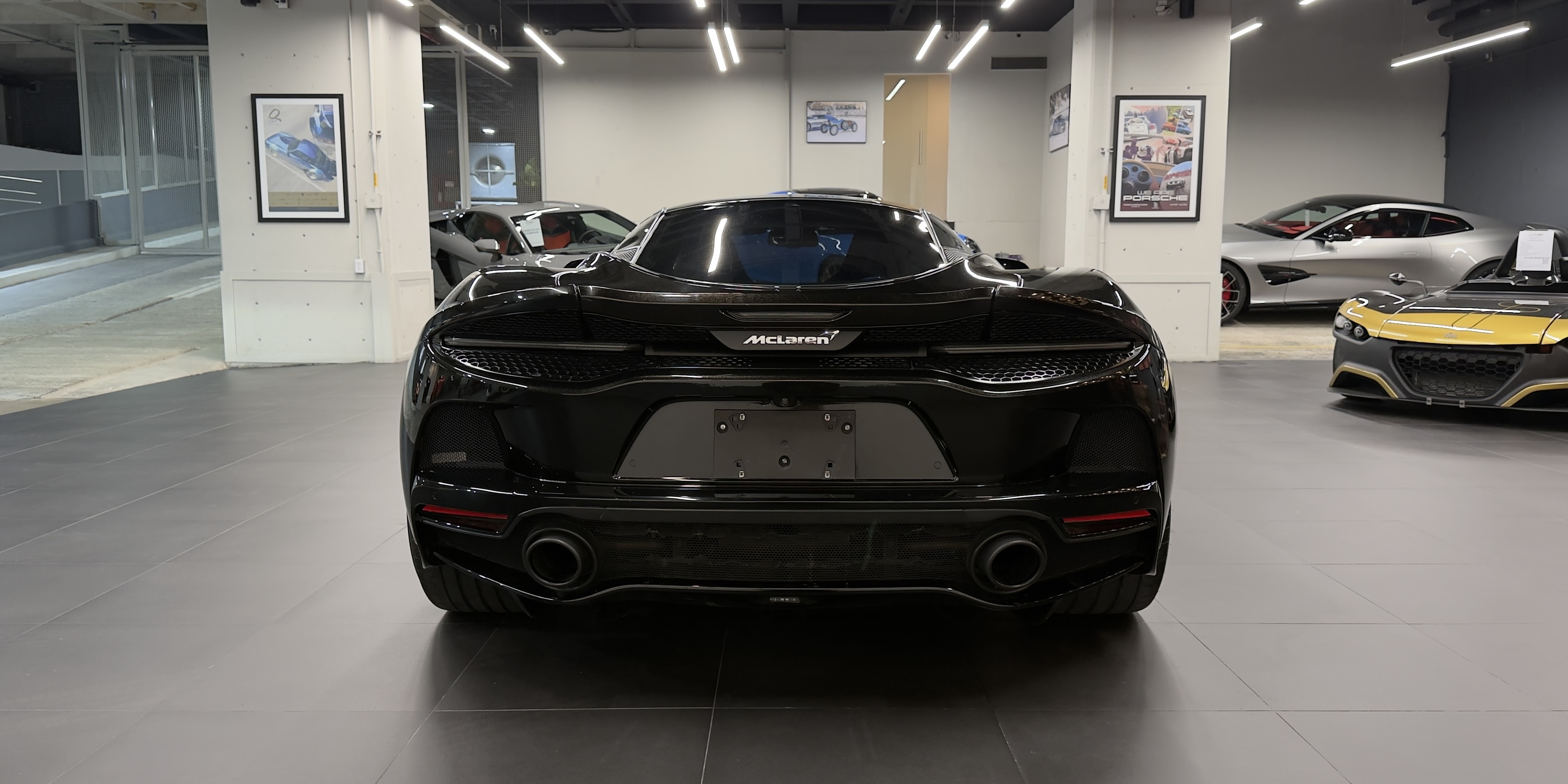 McLaren GT