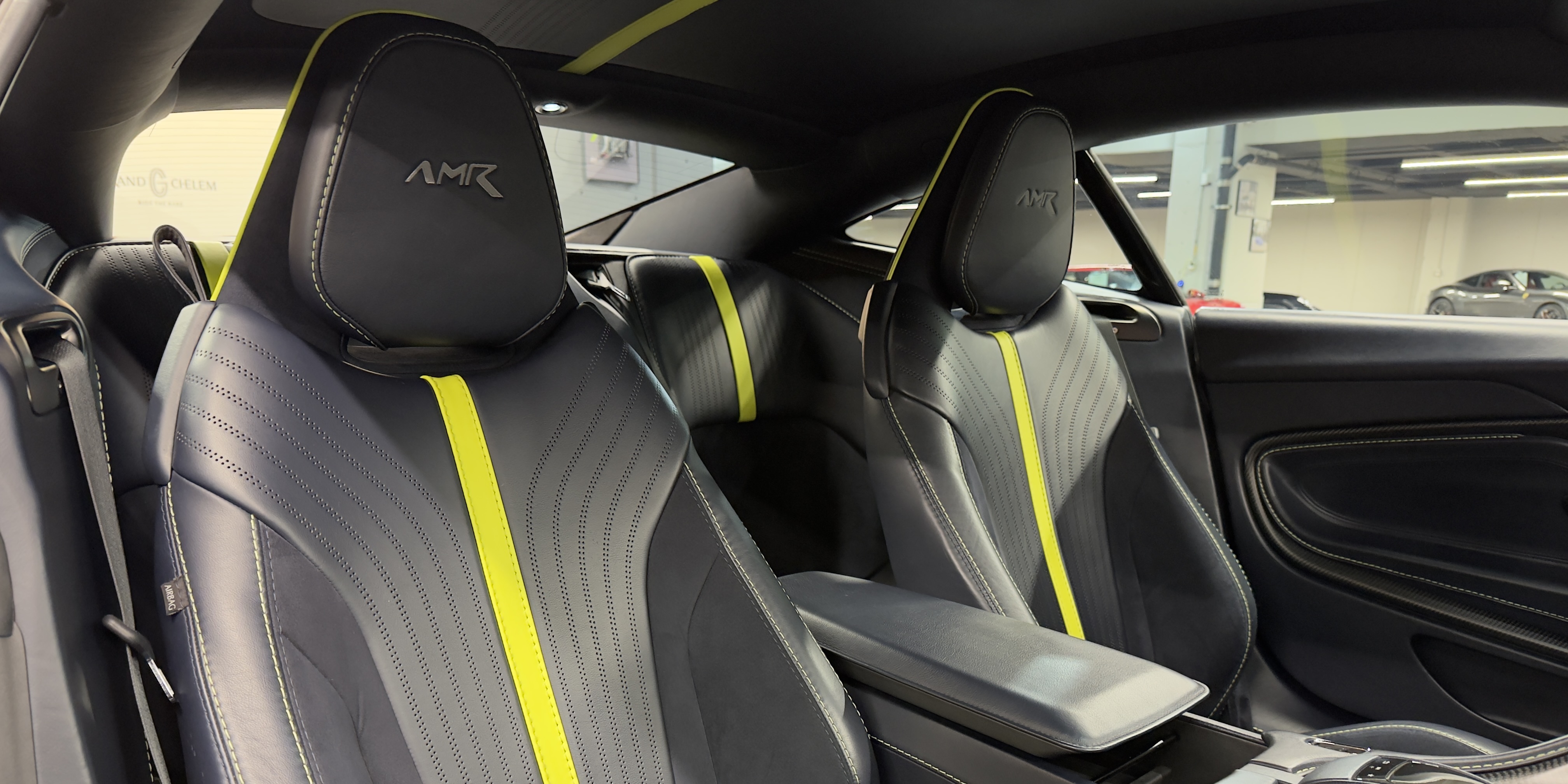 Aston Martin DB11 AMR