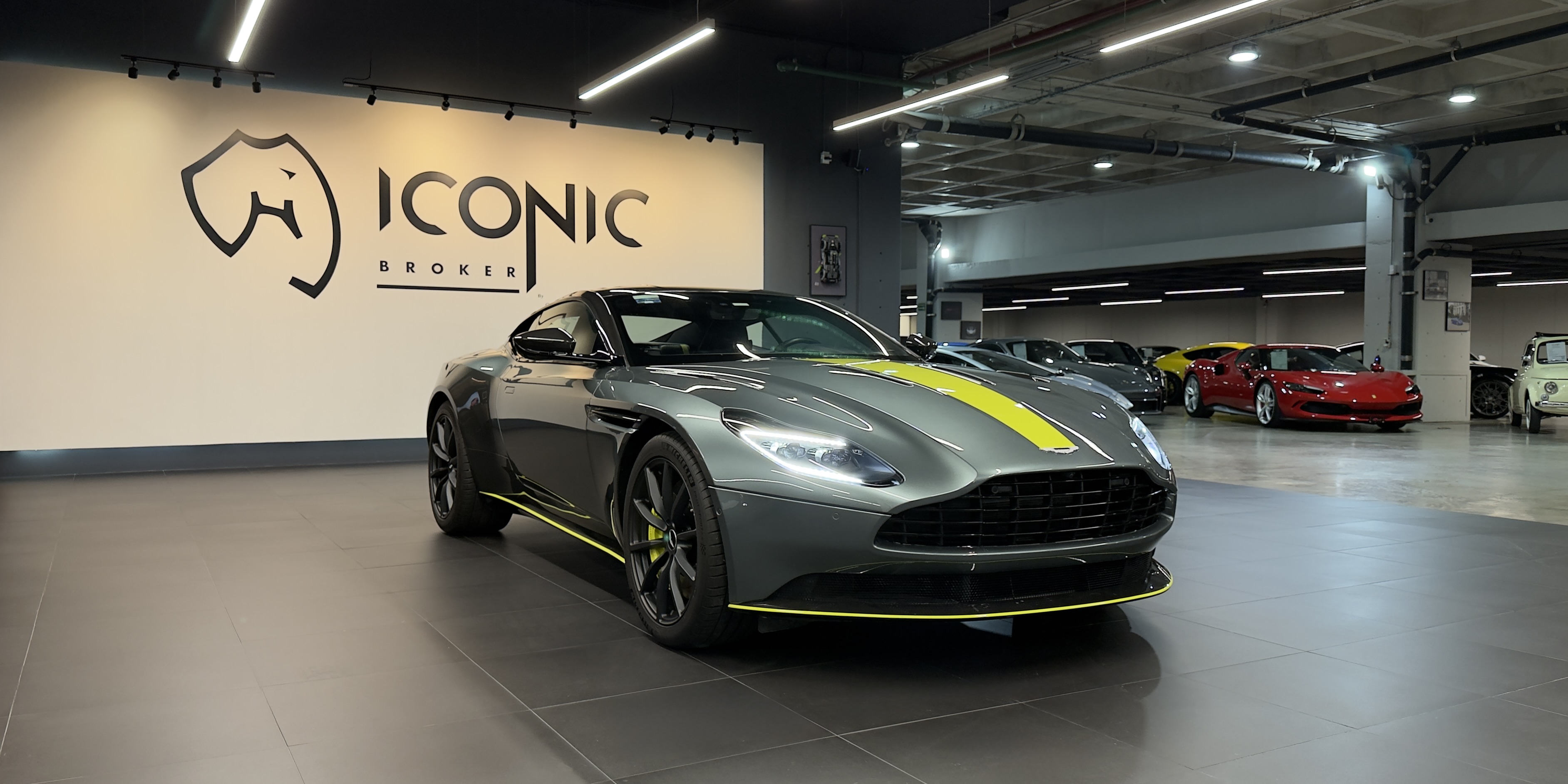 Aston Martin DB11 AMR